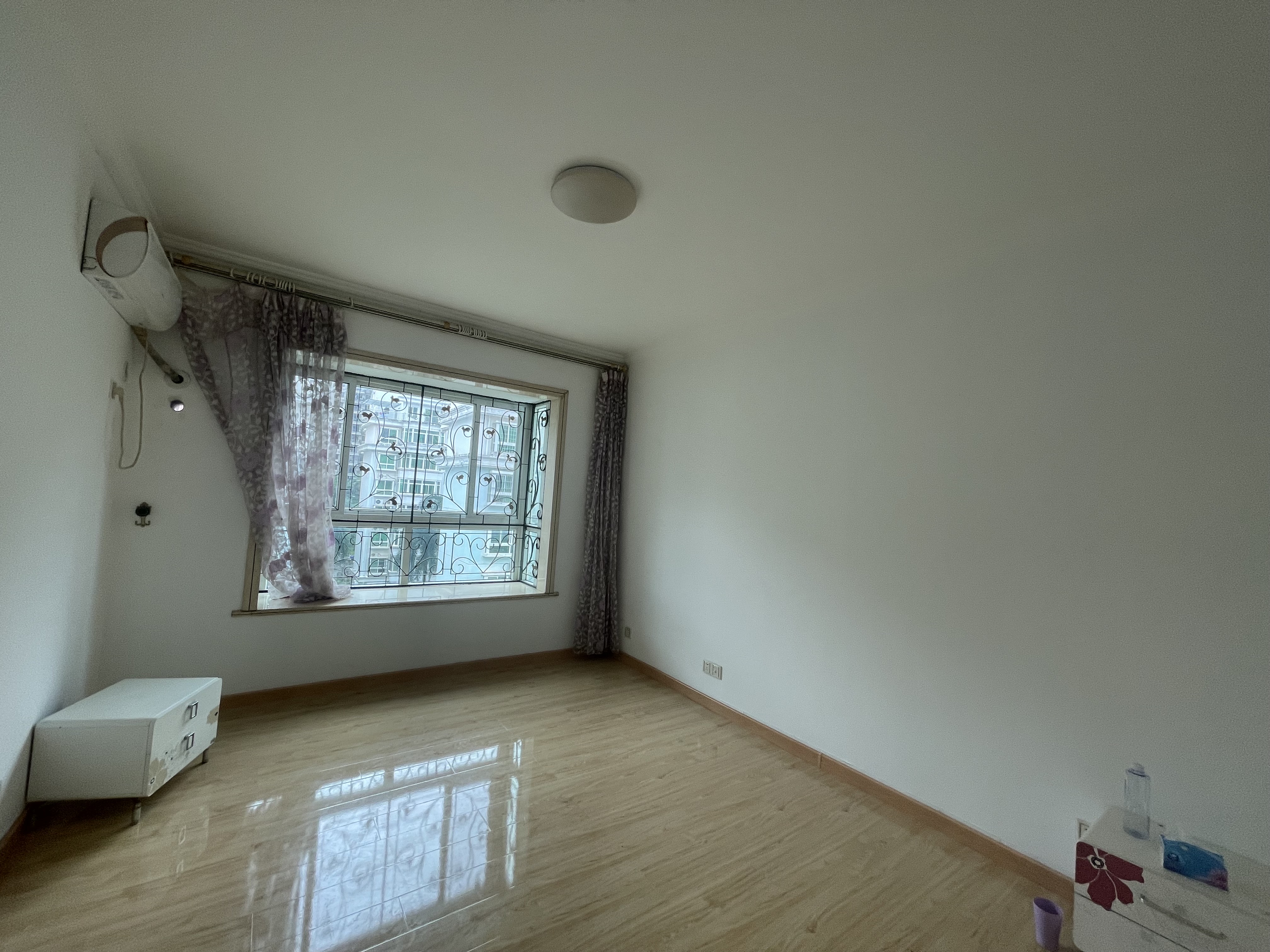 昌茂澳洲园 5室2厅2卫 3500.0元/月 昌茂澳洲园 5室2厅2卫 3500.0元/月室内图