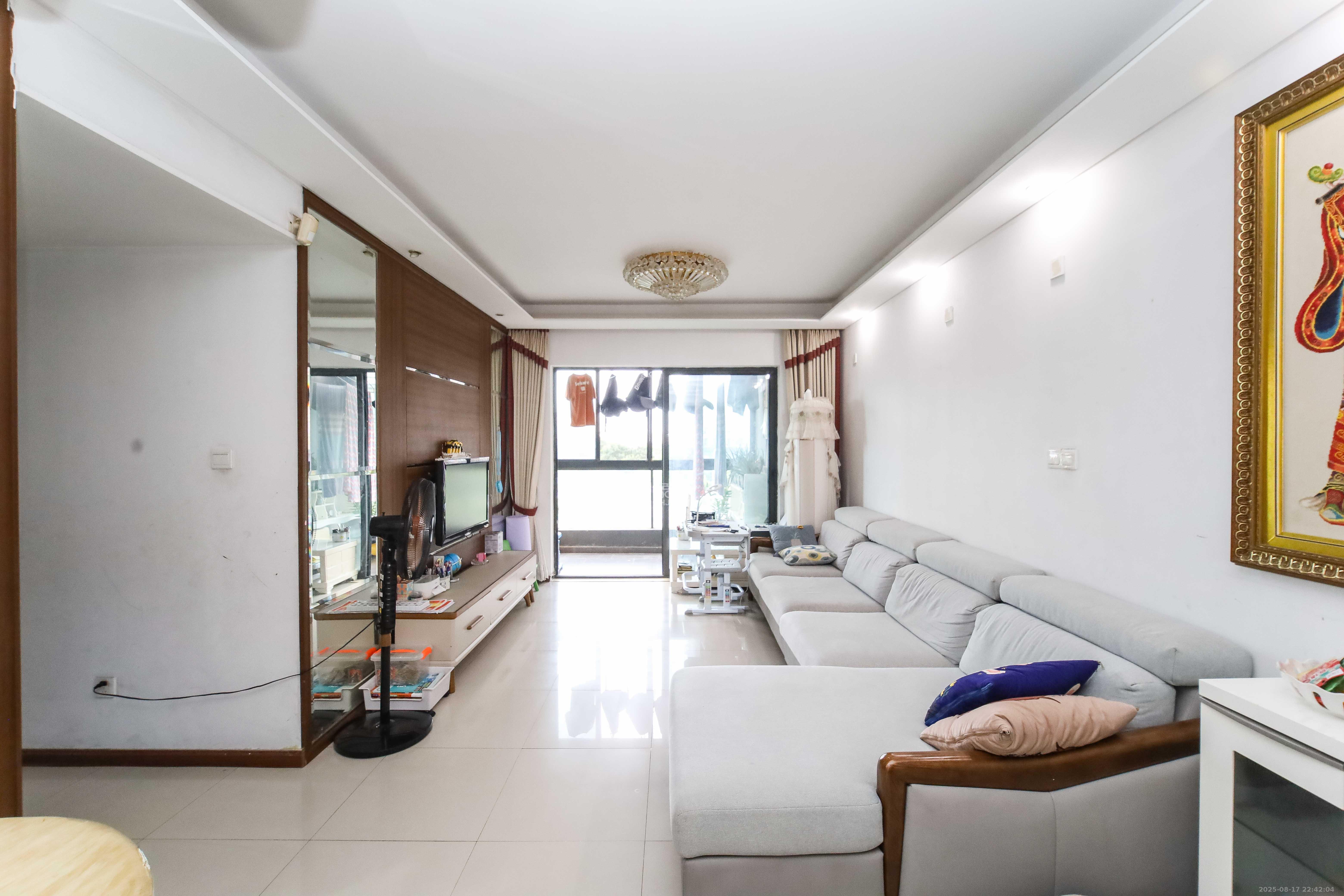 万科金域蓝湾  3室2厅1卫    85.0万 万科金域蓝湾  3室2厅1卫    85.0万客厅