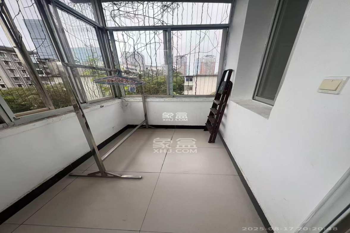 向韶村 2室1厅1卫 1600.0元/月 向韶村 2室1厅1卫 1600.0元/月室内图