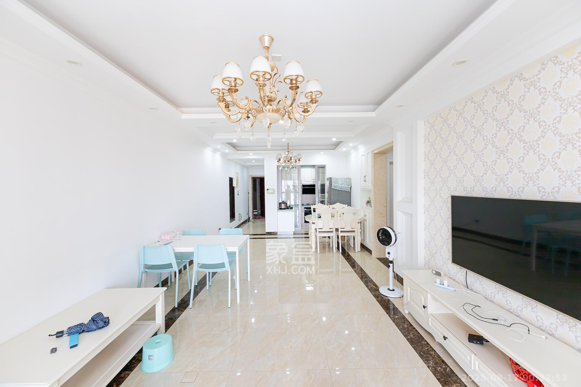 润和之悦(金泽园) 3室1厅1卫 88.0万 润和之悦(金泽园) 3室1厅1卫 88.0万客厅