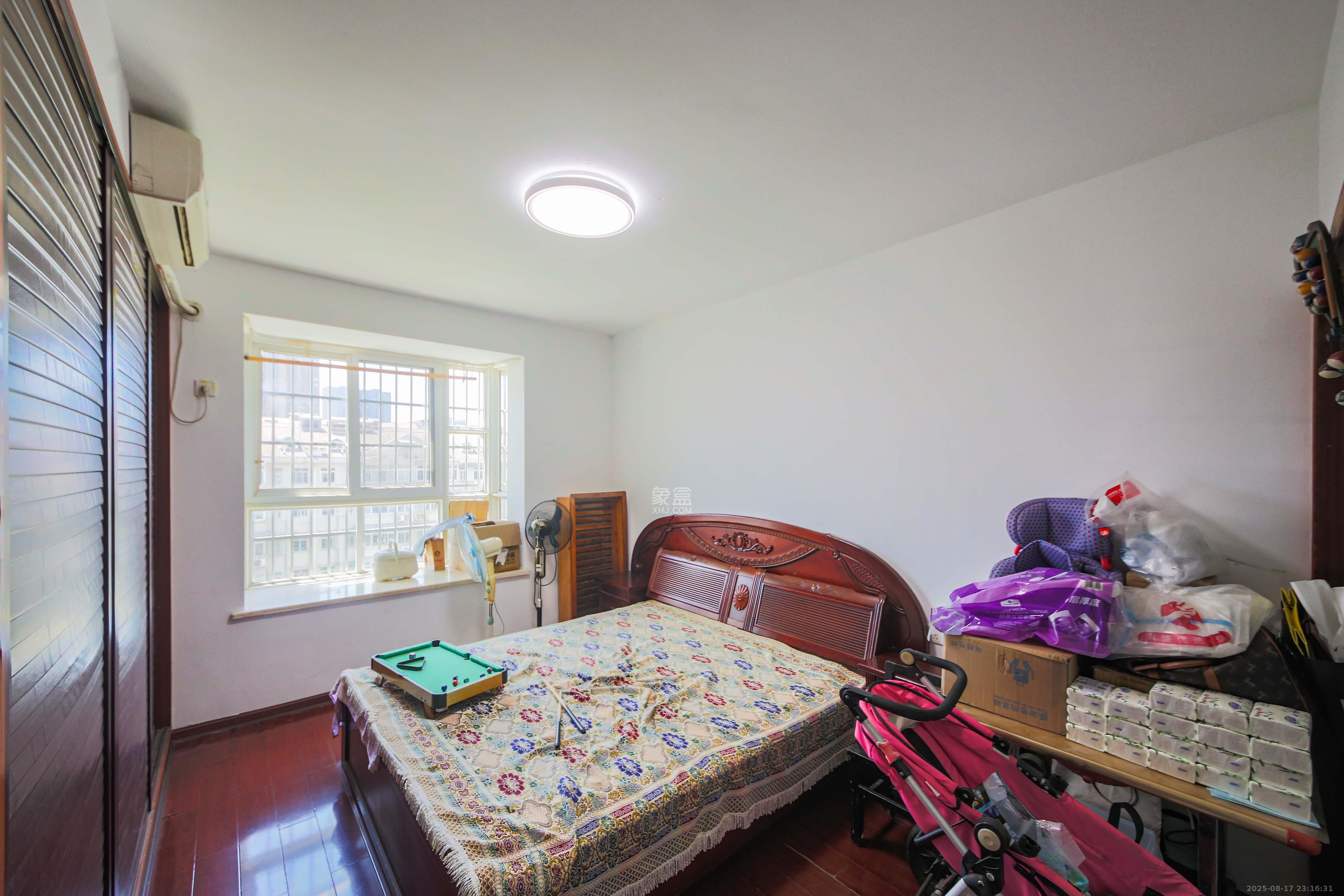 大为农博嘉园 5室2厅3卫 120.0万 大为农博嘉园 5室2厅3卫 120.0万卧室