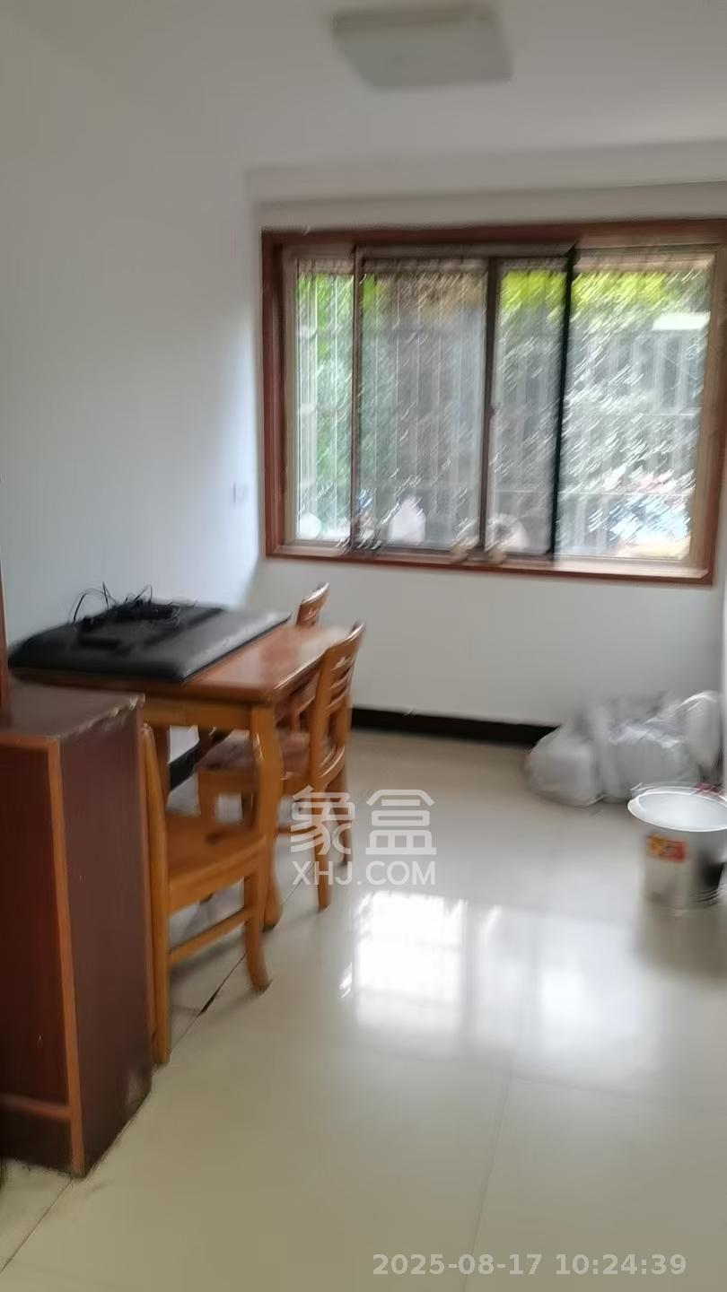 中建五局信和苑二区 3室2厅1卫 1650.0元/月 中建五局信和苑二区 3室2厅1卫 1650.0元/月室内图