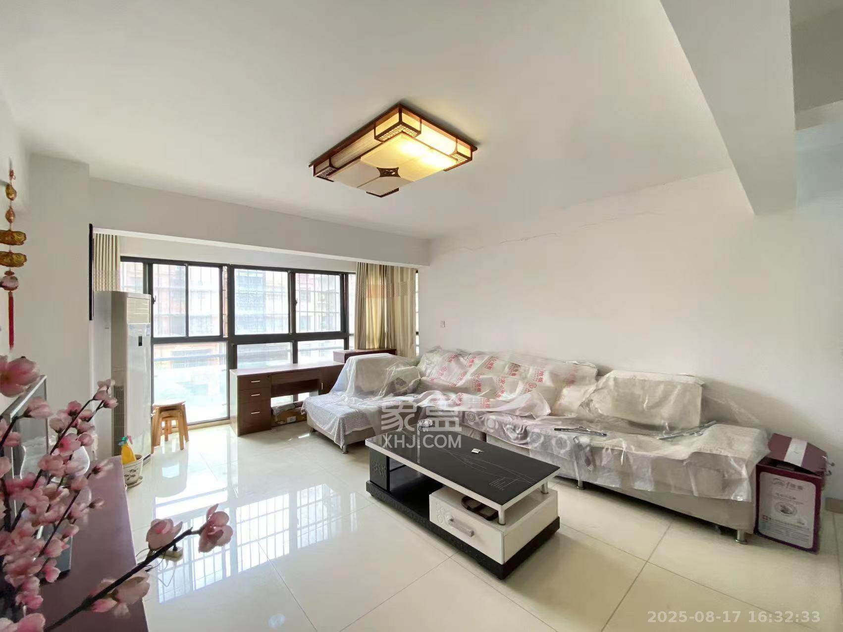 西城龙庭  3室2厅2卫    2600.0元/月 西城龙庭  3室2厅2卫    2600.0元/月