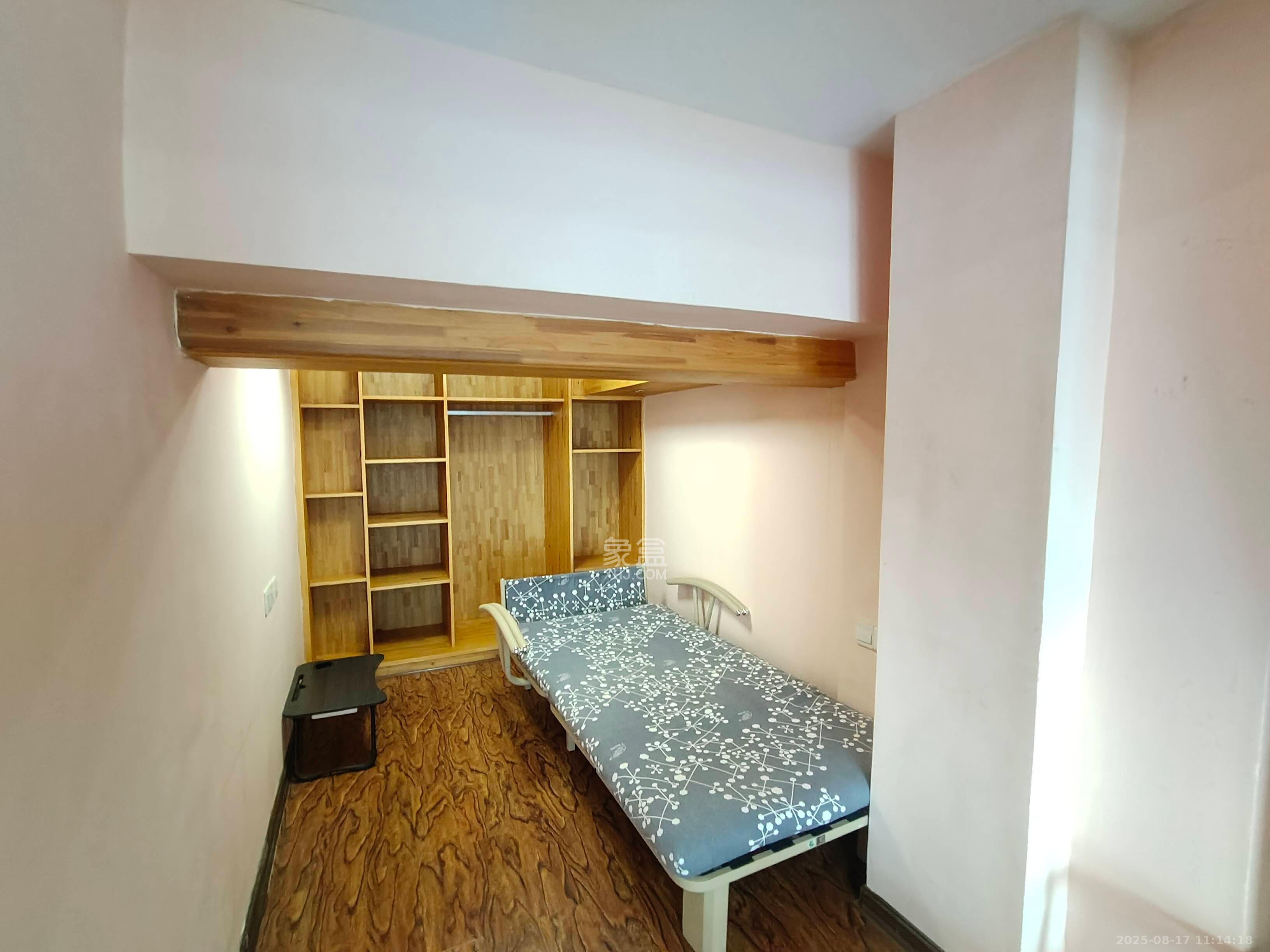 融圣国际 1室2厅1卫 2400.0元/月 融圣国际 1室2厅1卫 2400.0元/月室内图