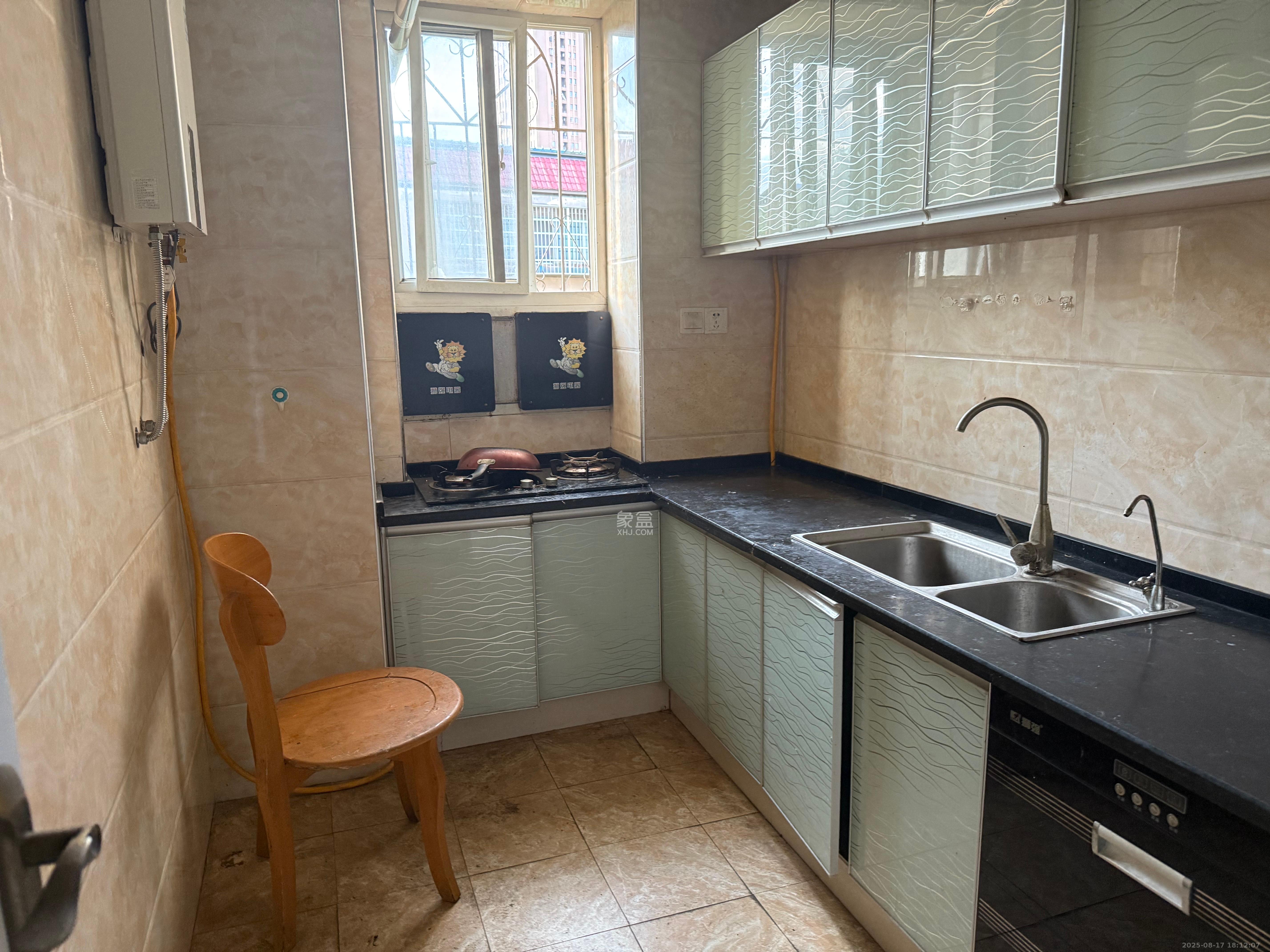 兰景花园 3室2厅1卫 1700.0元/月 兰景花园 3室2厅1卫 1700.0元/月室内图