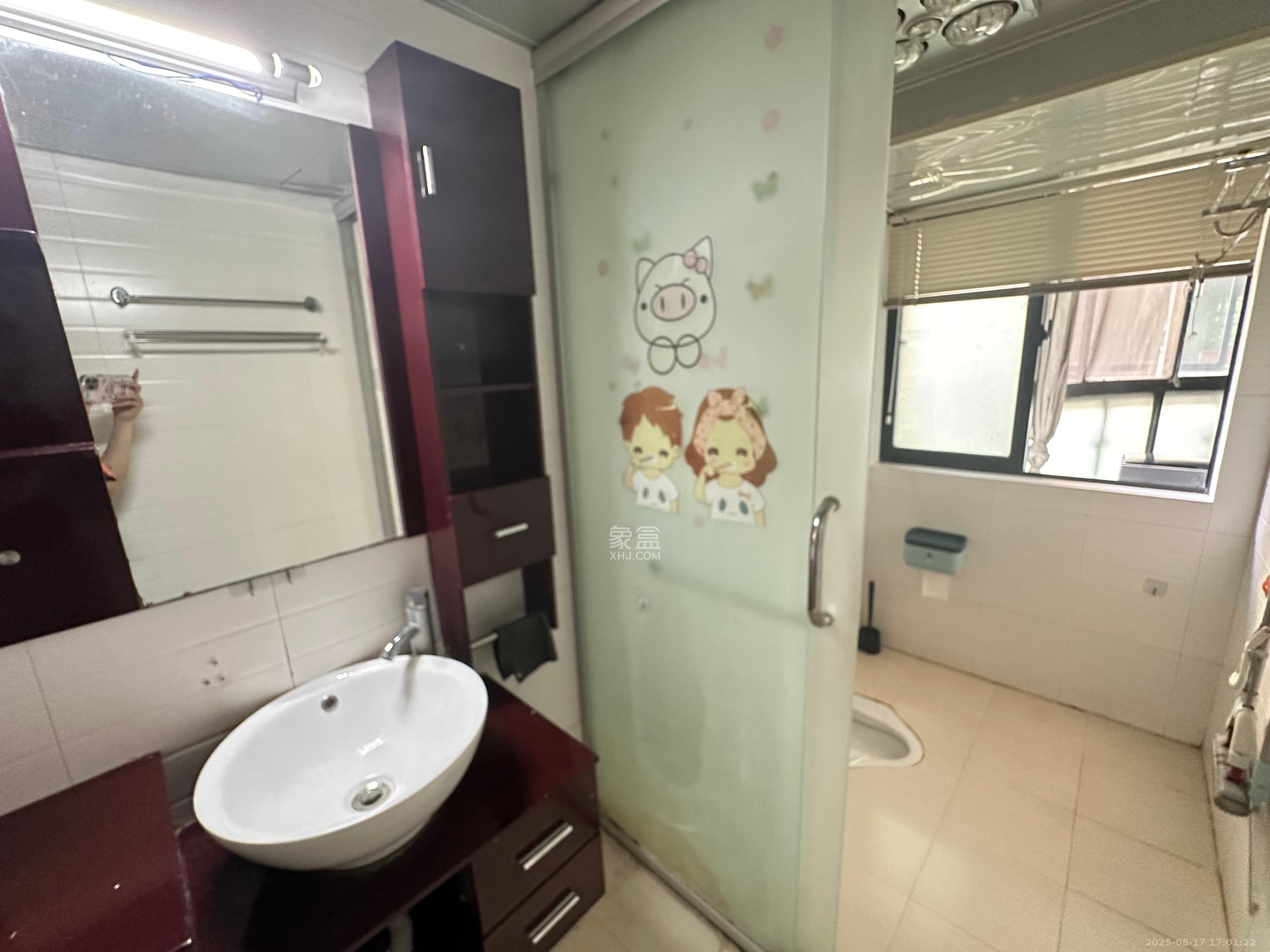 金凤滩家园 3室2厅2卫 2400.0元/月 金凤滩家园 3室2厅2卫 2400.0元/月室内图