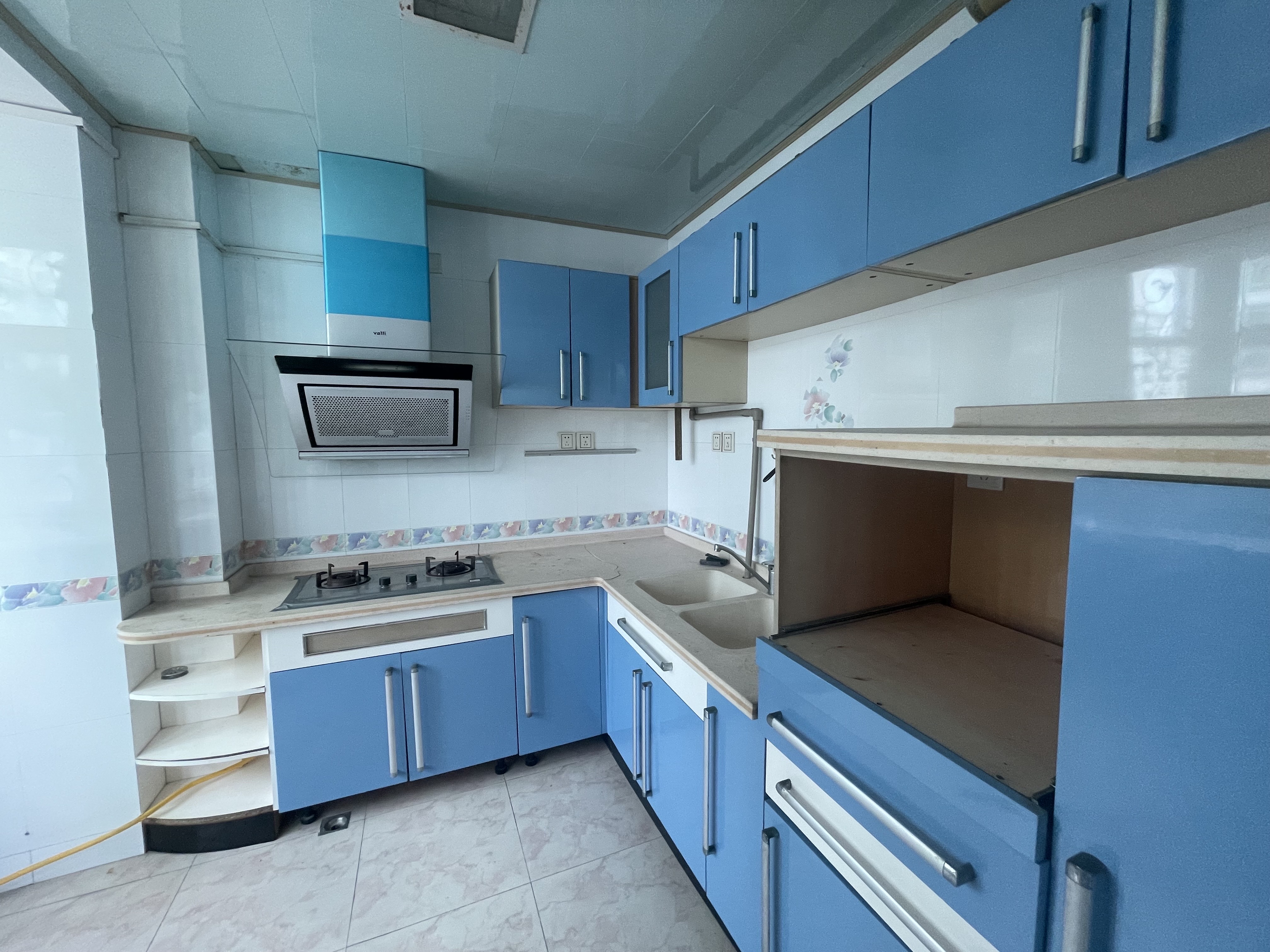 昌茂澳洲园 5室2厅2卫 3500.0元/月 昌茂澳洲园 5室2厅2卫 3500.0元/月室内图