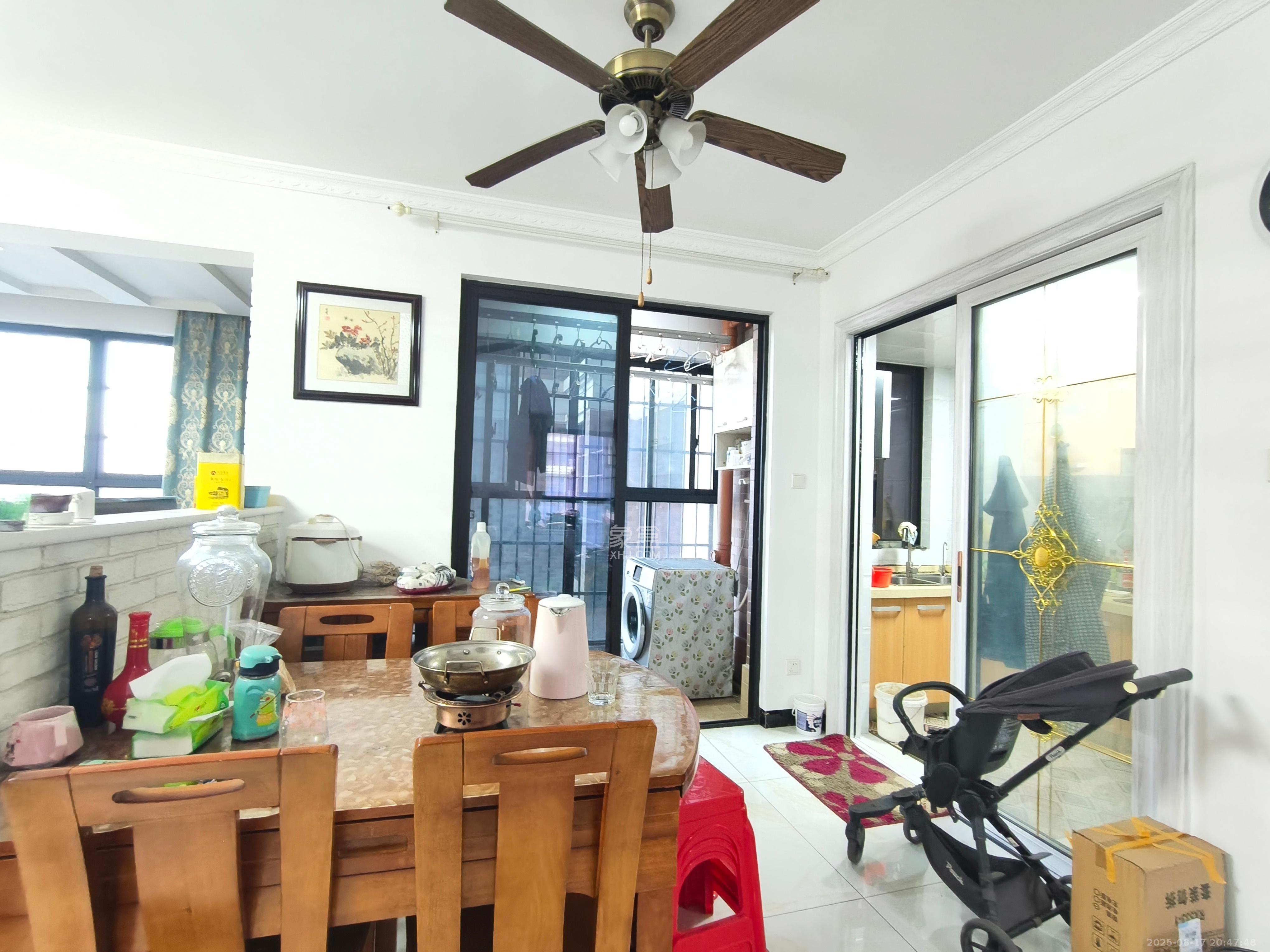 康桥长郡 3室2厅2卫 2200.0元/月 康桥长郡 3室2厅2卫 2200.0元/月室内图