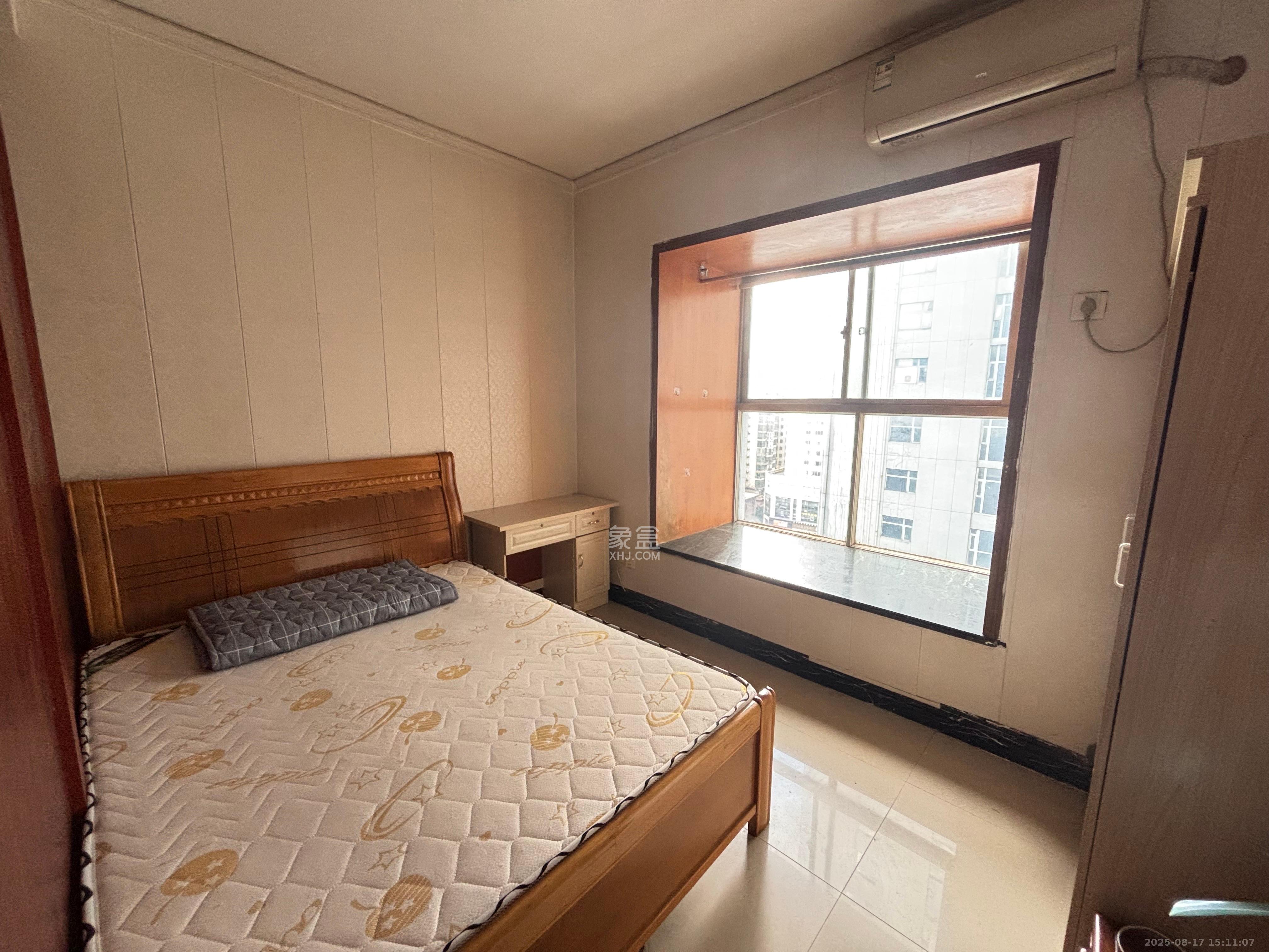 颐美会现代城  3室1厅1卫    2800.0元/月 颐美会现代城  3室1厅1卫    2800.0元/月室内图