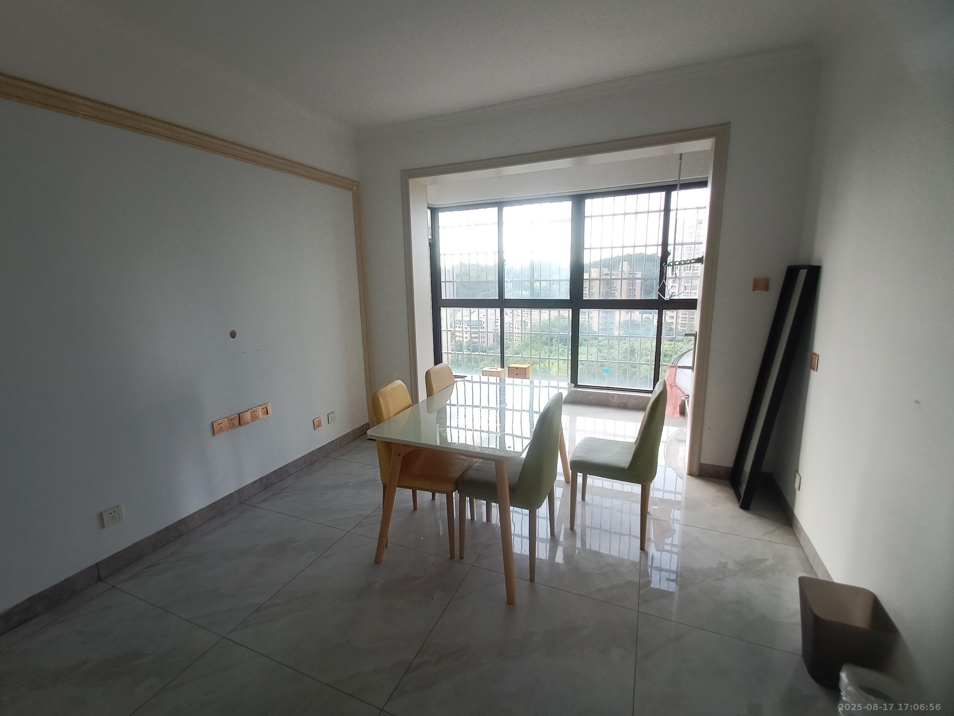 谷山庭院二期 3室1厅1卫 2100.0元/月 谷山庭院二期 3室1厅1卫 2100.0元/月室内图