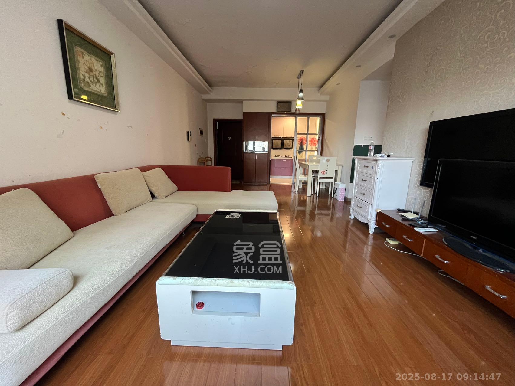 英郡年华  2室2厅1卫    1800.0元/月 英郡年华  2室2厅1卫    1800.0元/月室内图