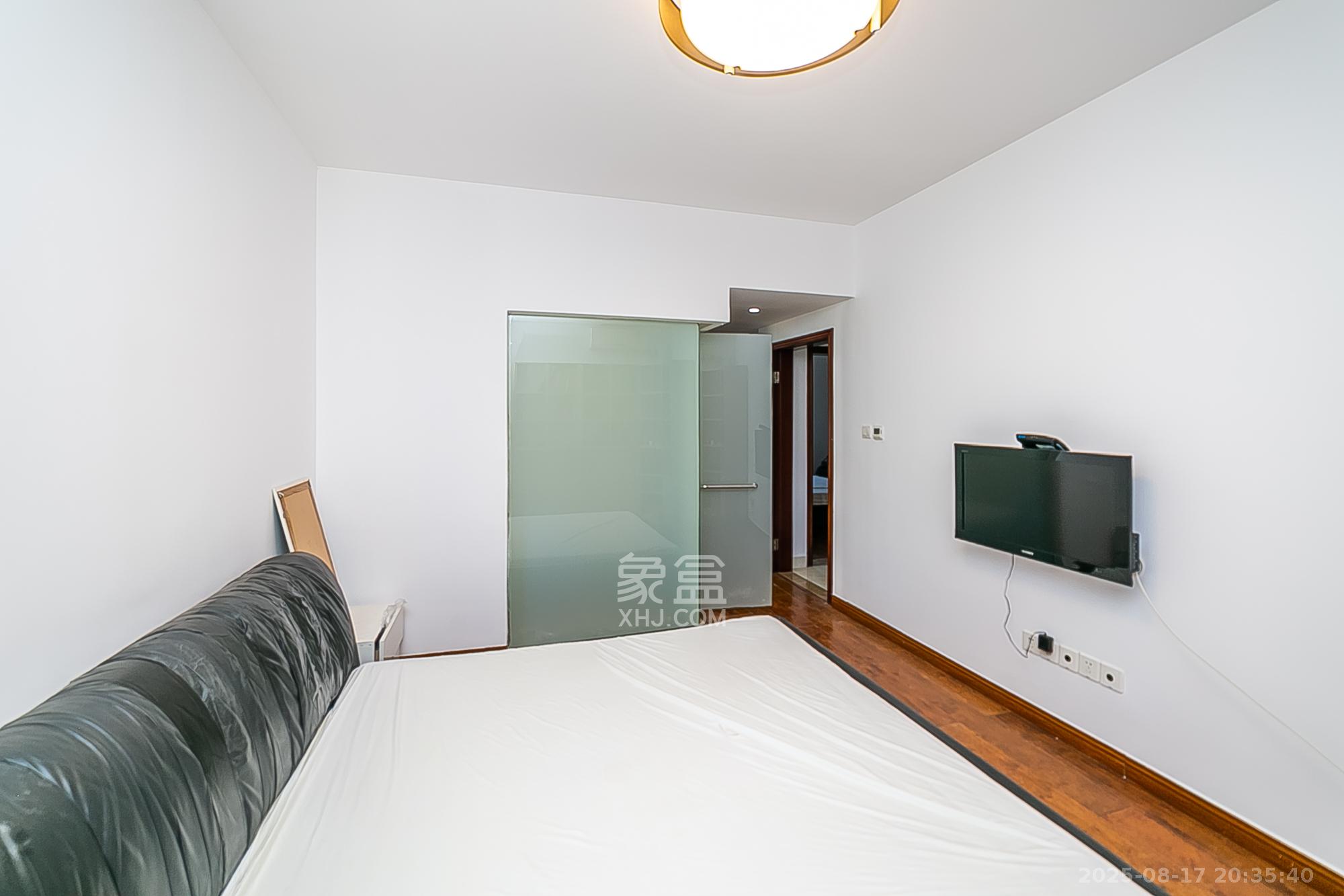 金域南外滩(望江佳园)  4室2厅2卫    210.0万 金域南外滩(望江佳园)  4室2厅2卫    210.0万卧室