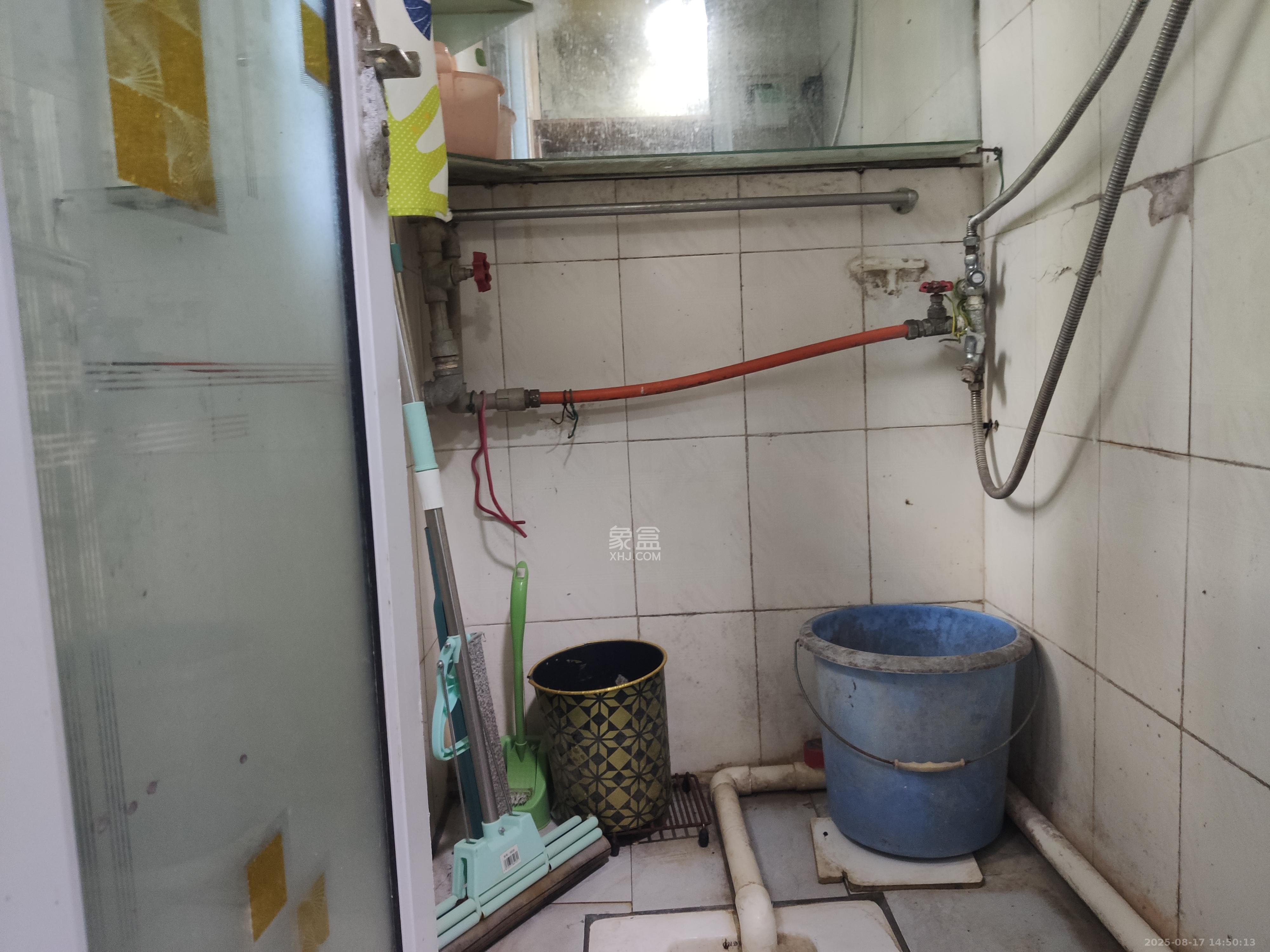 五一东村  1室1厅1卫    1300.0元/月室内图