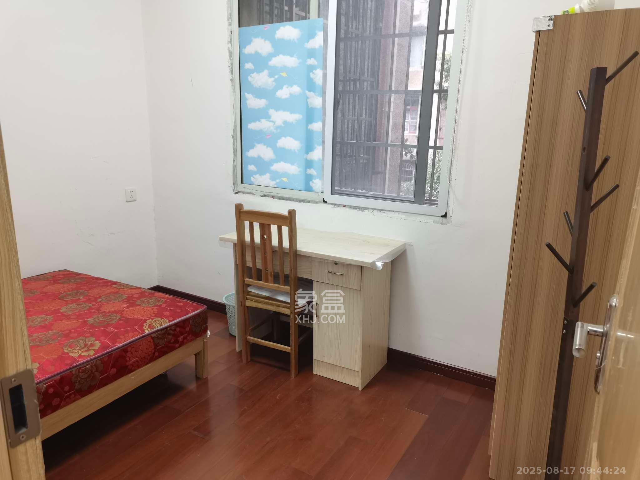 红旗区一片  3室1厅1卫   2400.00元/月室内图