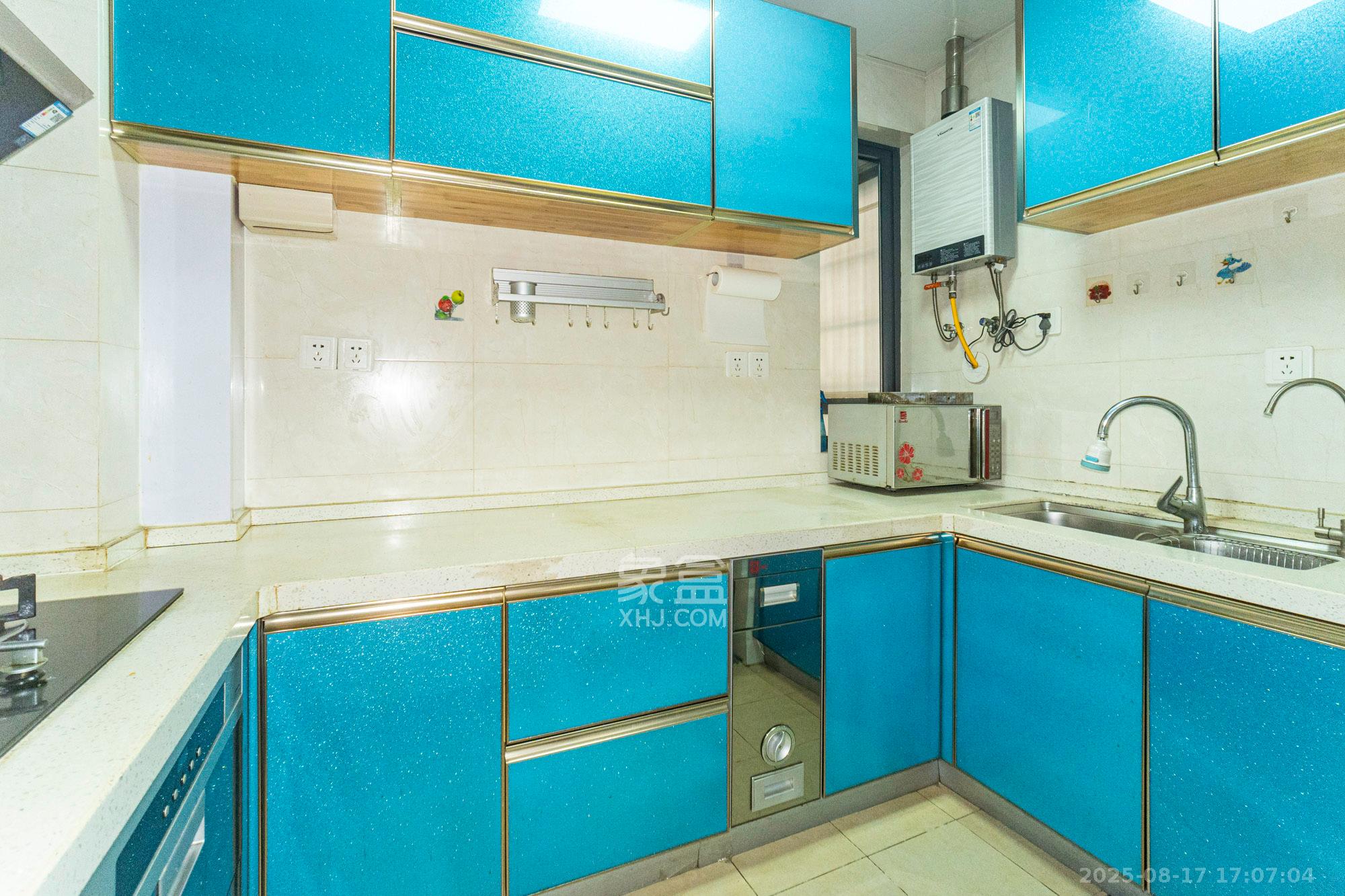 盛地尊域  4室2厅2卫    77.8万厨房