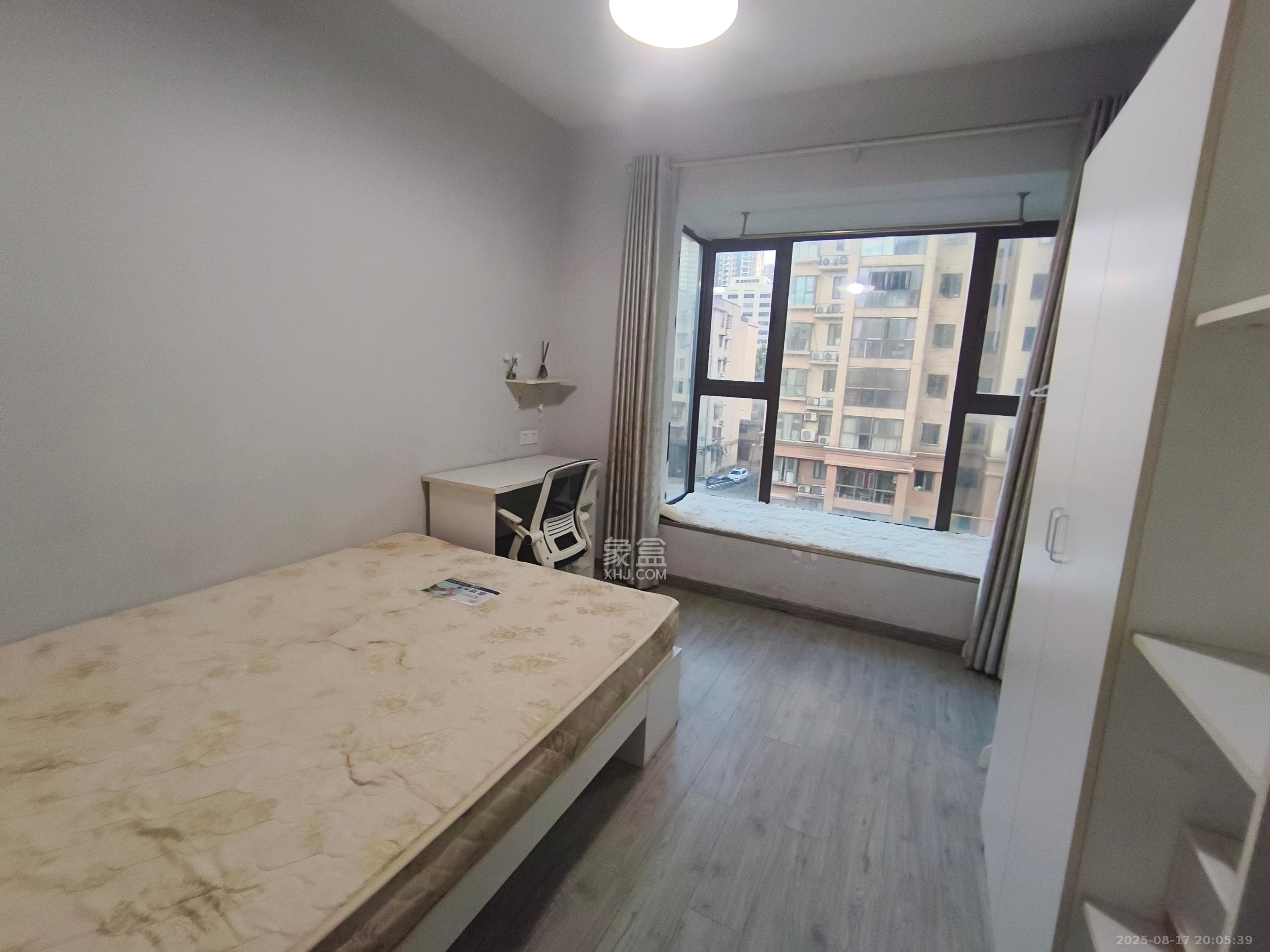 大鸿杰座  3室1厅1卫    3000.0元/月室内图