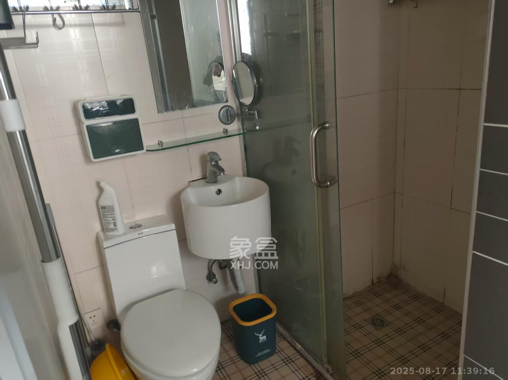 标志浪漫满屋（枫景公寓）  1室1厅1卫   1750.00元/月室内图