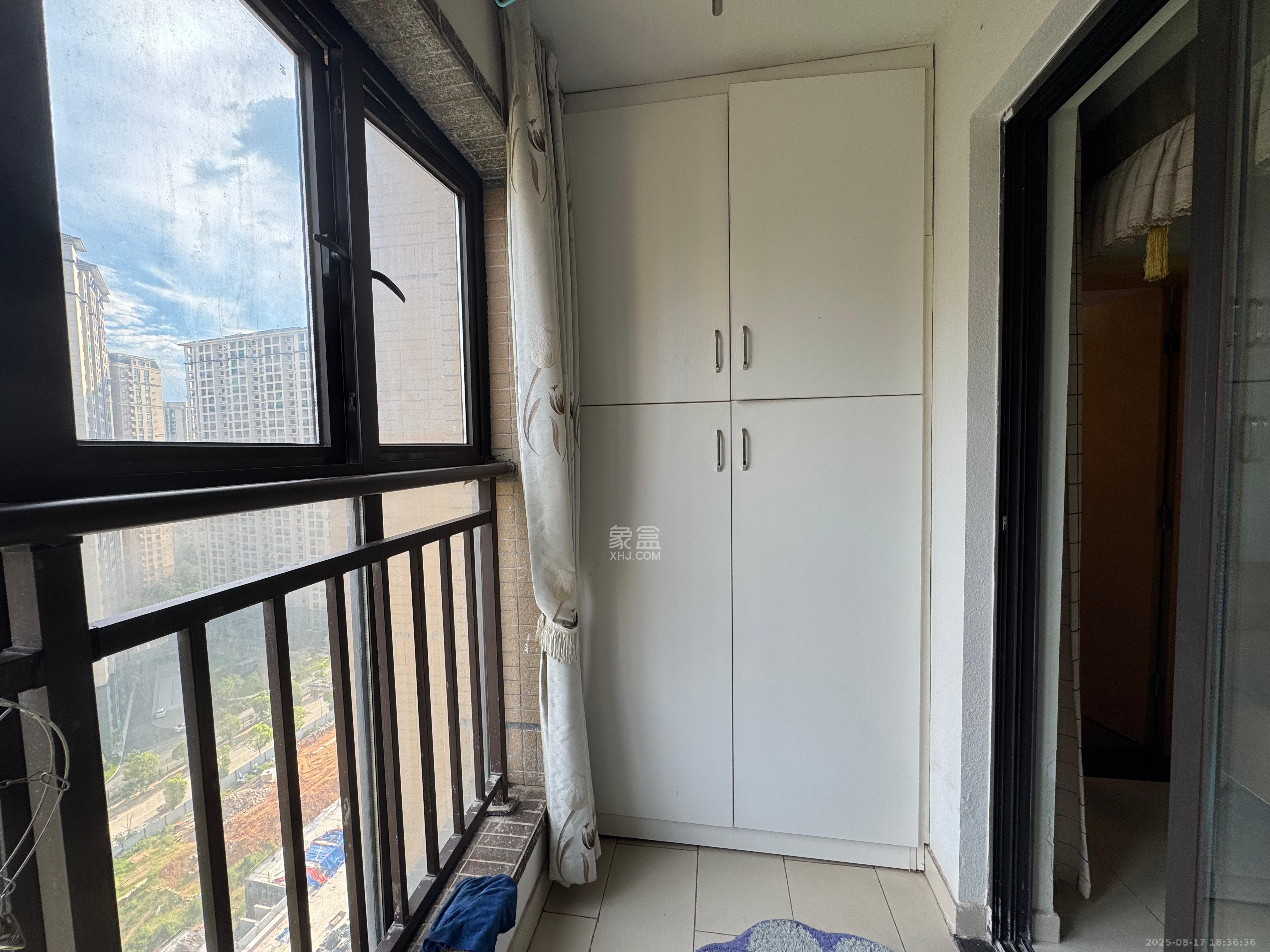 中海国际四期 3室2厅1卫 2300.0元/月 中海国际四期 3室2厅1卫 2300.0元/月室内图