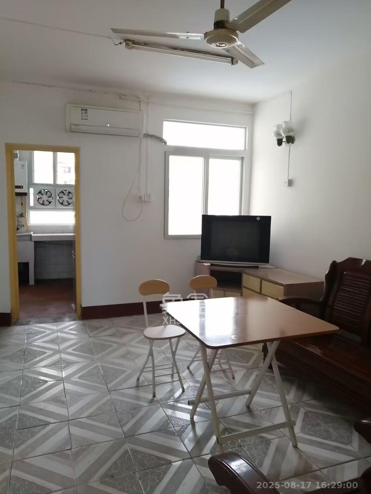 桔园小区1-8片  2室1厅1卫    1000.0元/月 桔园小区1-8片  2室1厅1卫    1000.0元/月室内图