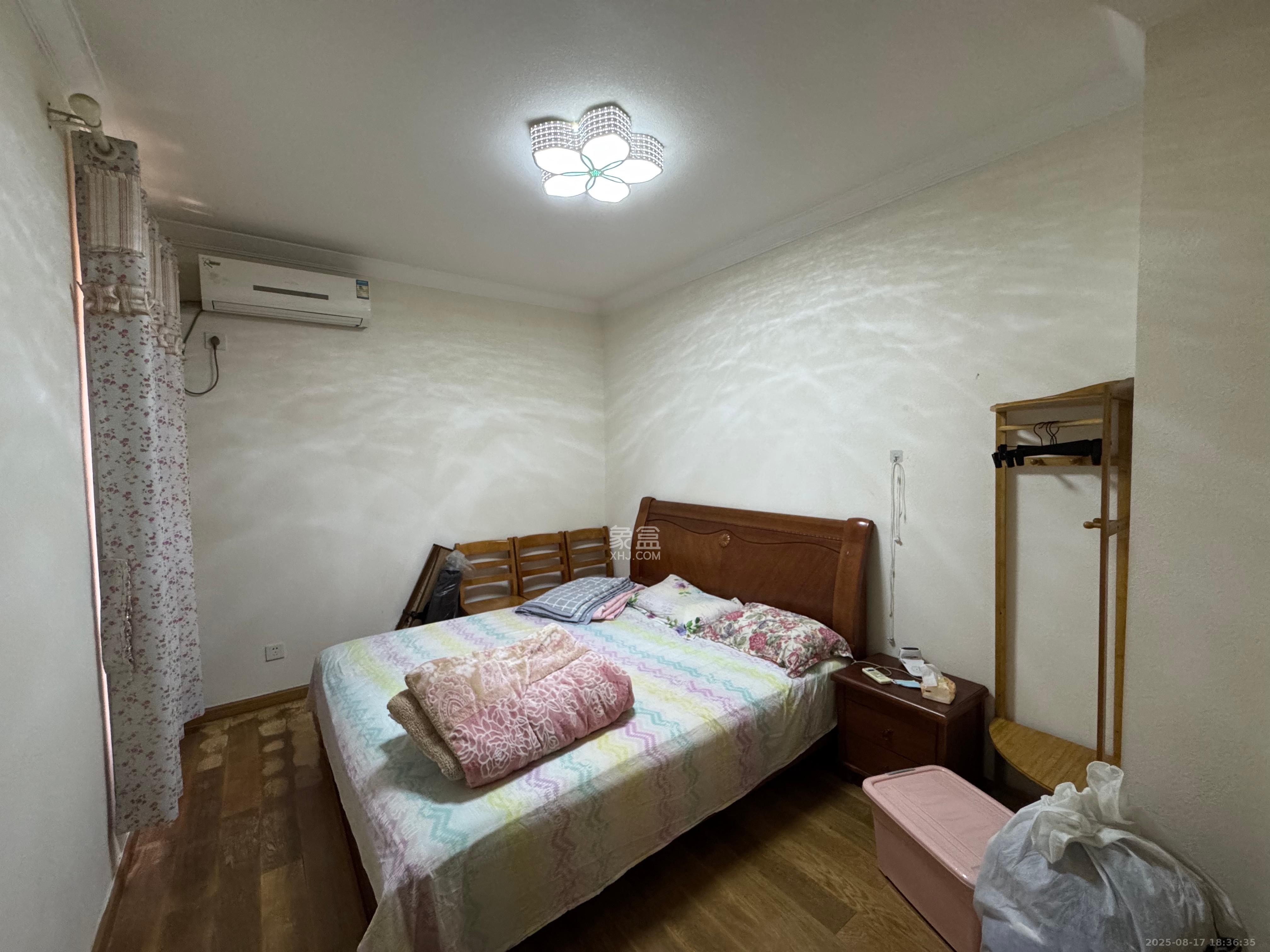 中海国际四期  3室2厅1卫    2300.0元/月室内图