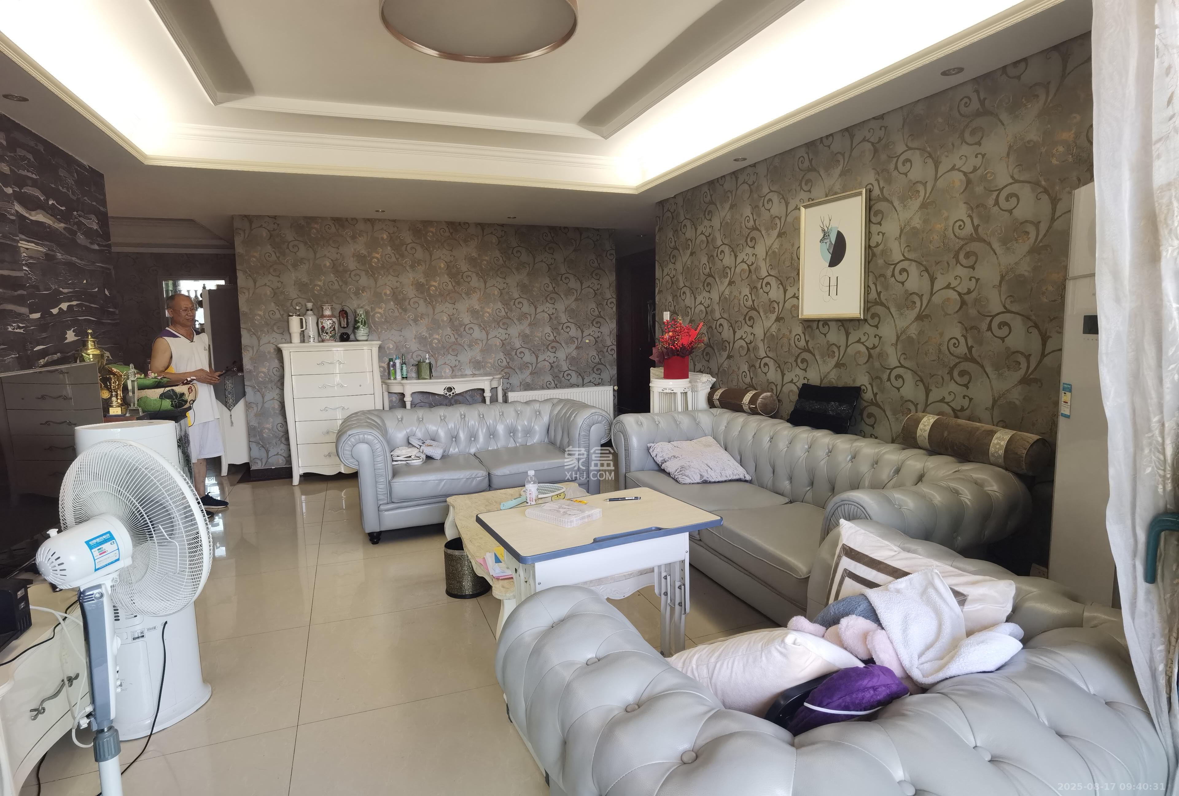 恒大华府  4室2厅2卫    4200.0元/月 恒大华府  4室2厅2卫    4200.0元/月