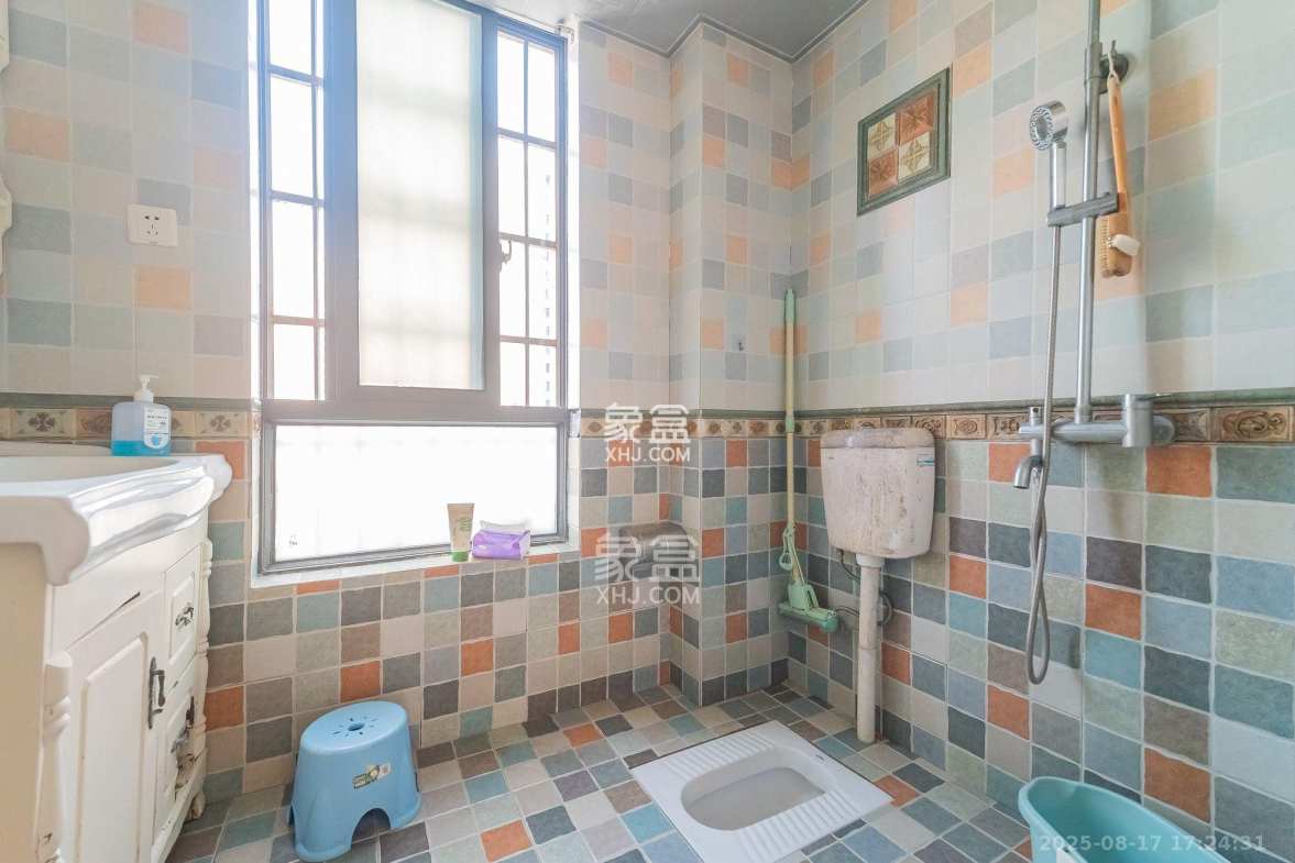 华润凤凰城二期  3室2厅1卫    2000.0元/月 华润凤凰城二期  3室2厅1卫    2000.0元/月室内图