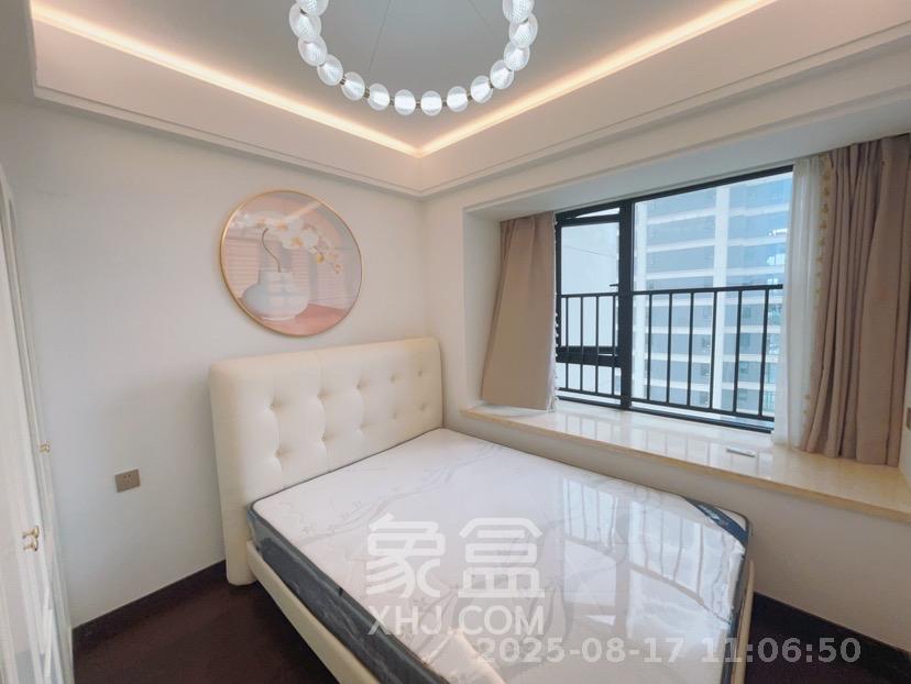 东原麓印长江B区  4室2厅2卫   5500.00元/月室内图