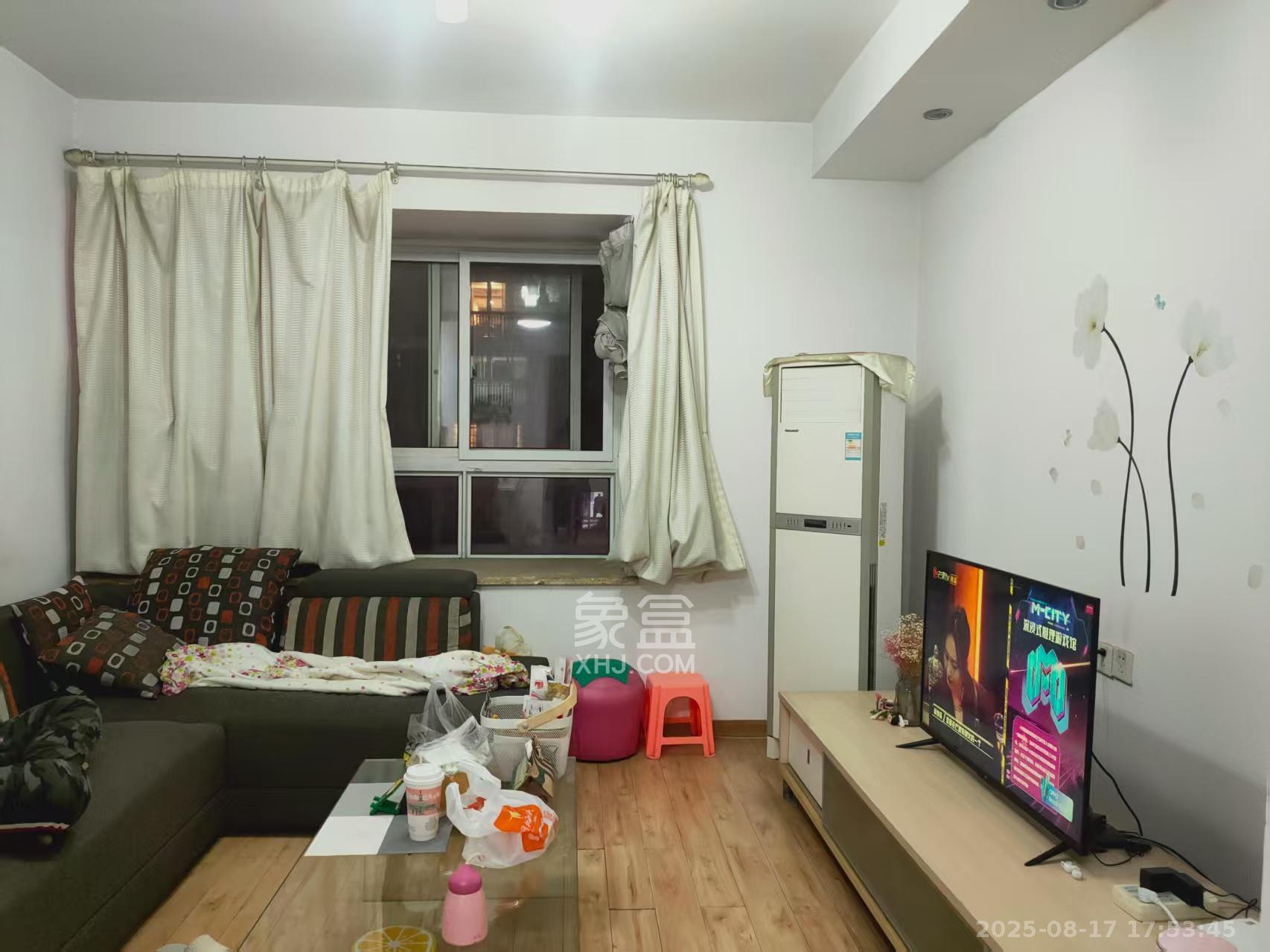 一品东庭  2室2厅1卫    2400.0元/月 一品东庭  2室2厅1卫    2400.0元/月室内图