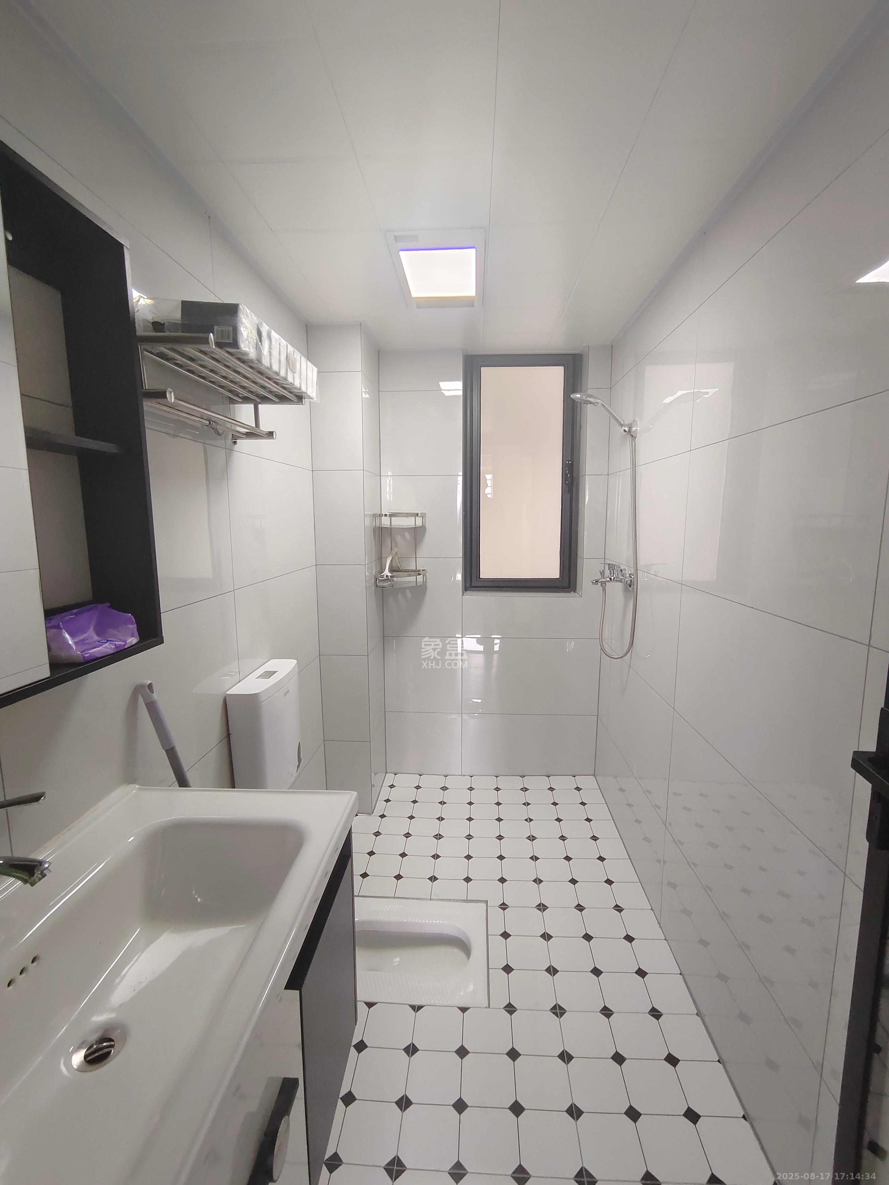 望达智造小镇望云湖  3室2厅1卫    2300.0元/月 望达智造小镇望云湖  3室2厅1卫    2300.0元/月室内图