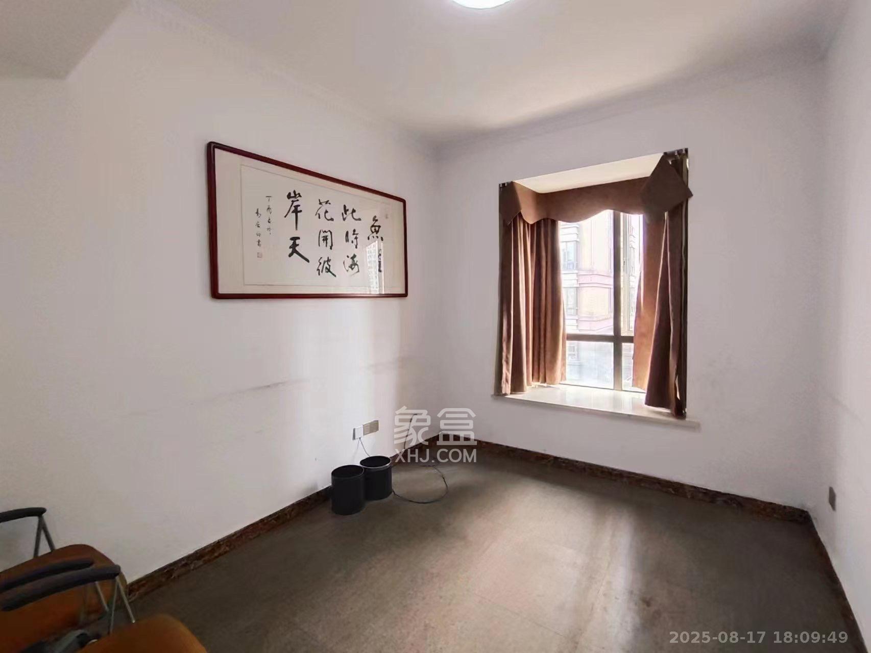 华晨国际公馆  3室2厅2卫    8000.0元/月室内图