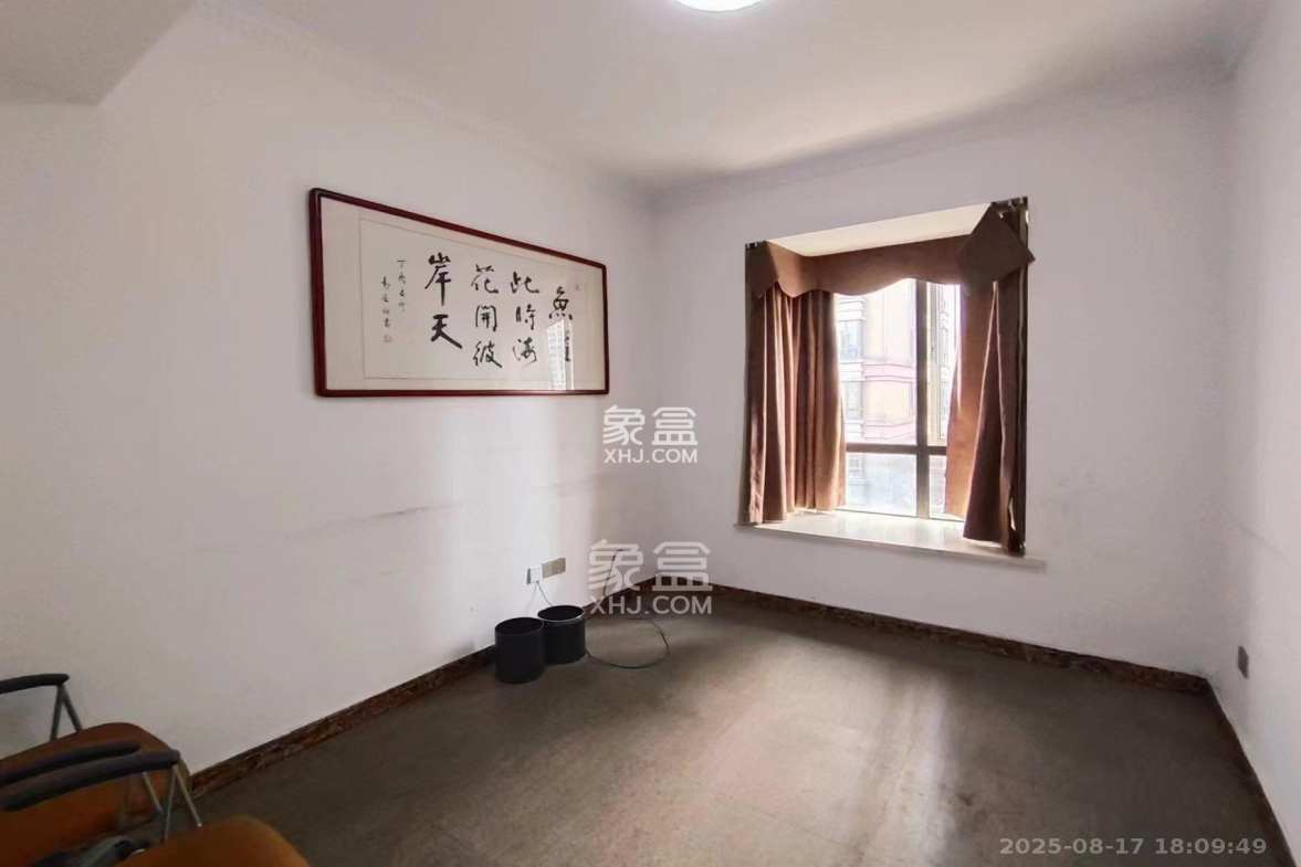 华晨国际公馆  3室2厅2卫    8000.0元/月 华晨国际公馆  3室2厅2卫    8000.0元/月室内图