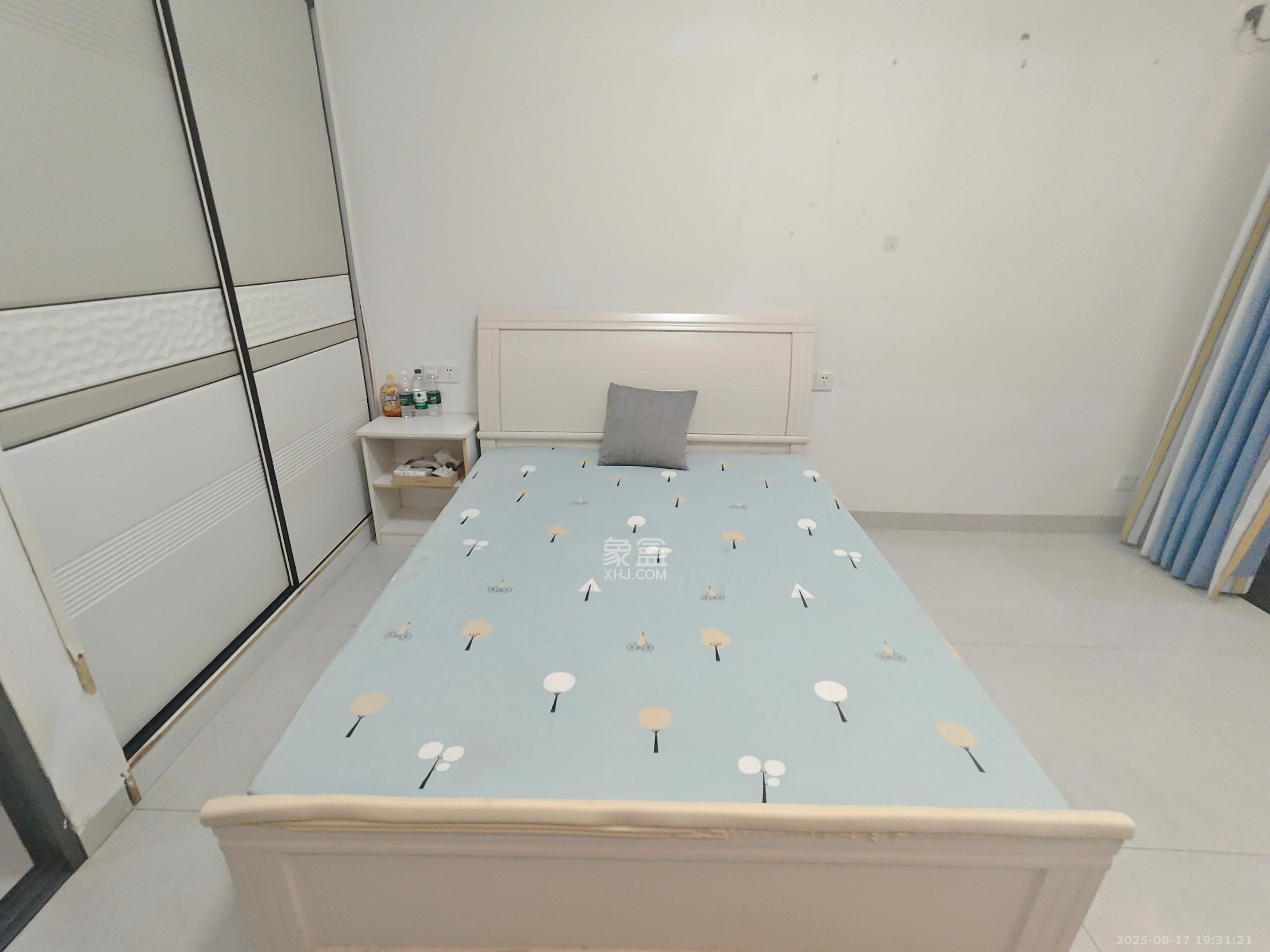 蓝光雍锦阁  1室1厅1卫   1600.00元/月室内图