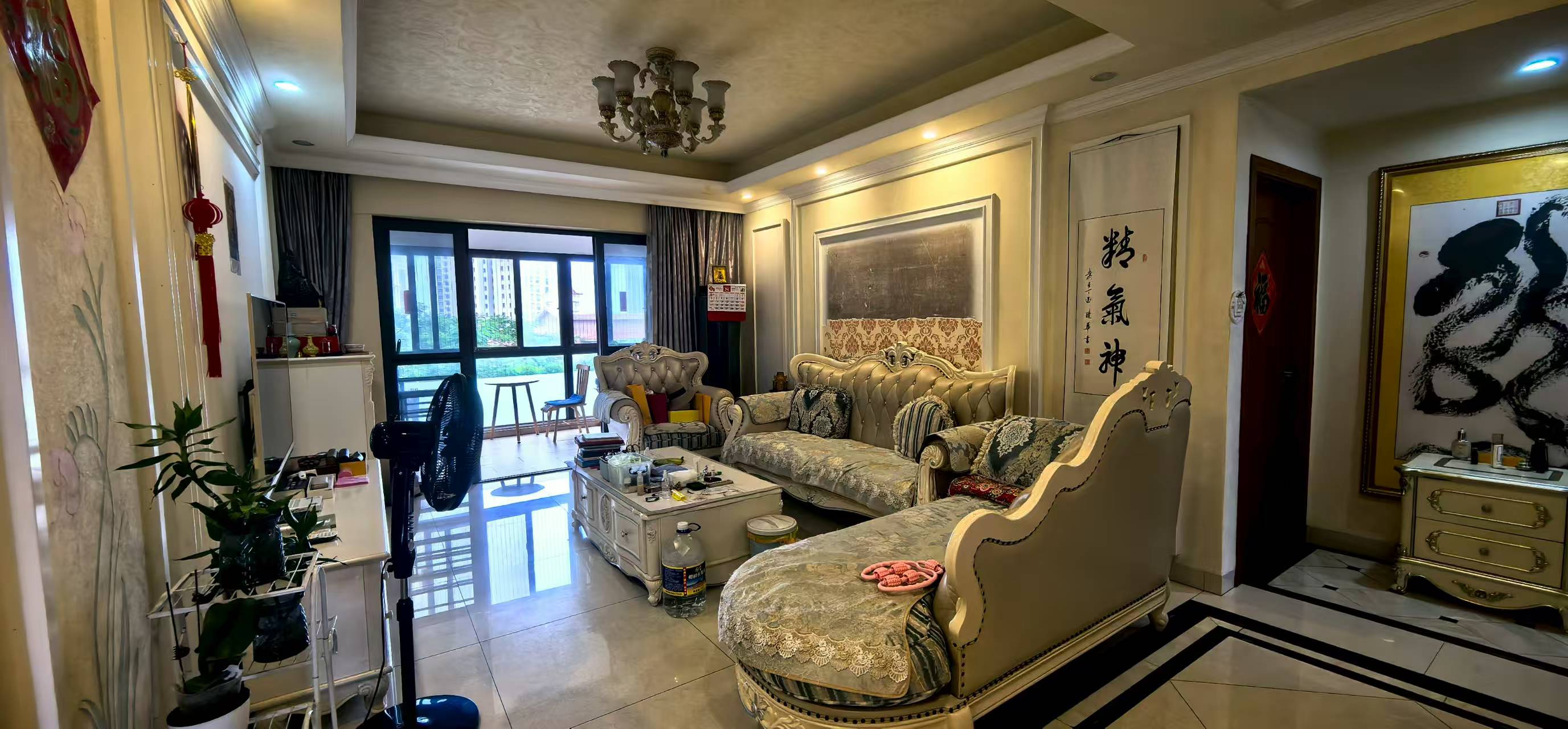 滨江帝景二期(三期) 3室2厅2卫 188.0万 滨江帝景二期(三期) 3室2厅2卫 188.0万客厅