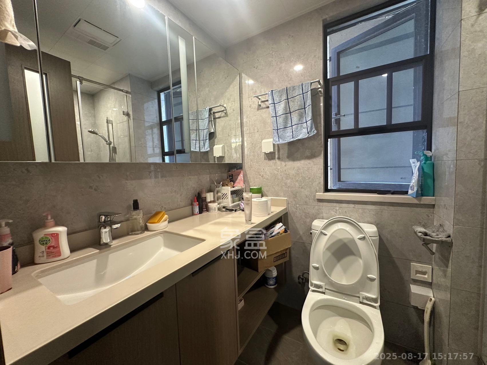 龙湖铂金中心(龙湖春江郦城) 3室2厅2卫 5600.0元/月 龙湖铂金中心(龙湖春江郦城) 3室2厅2卫 5600.0元/月室内图