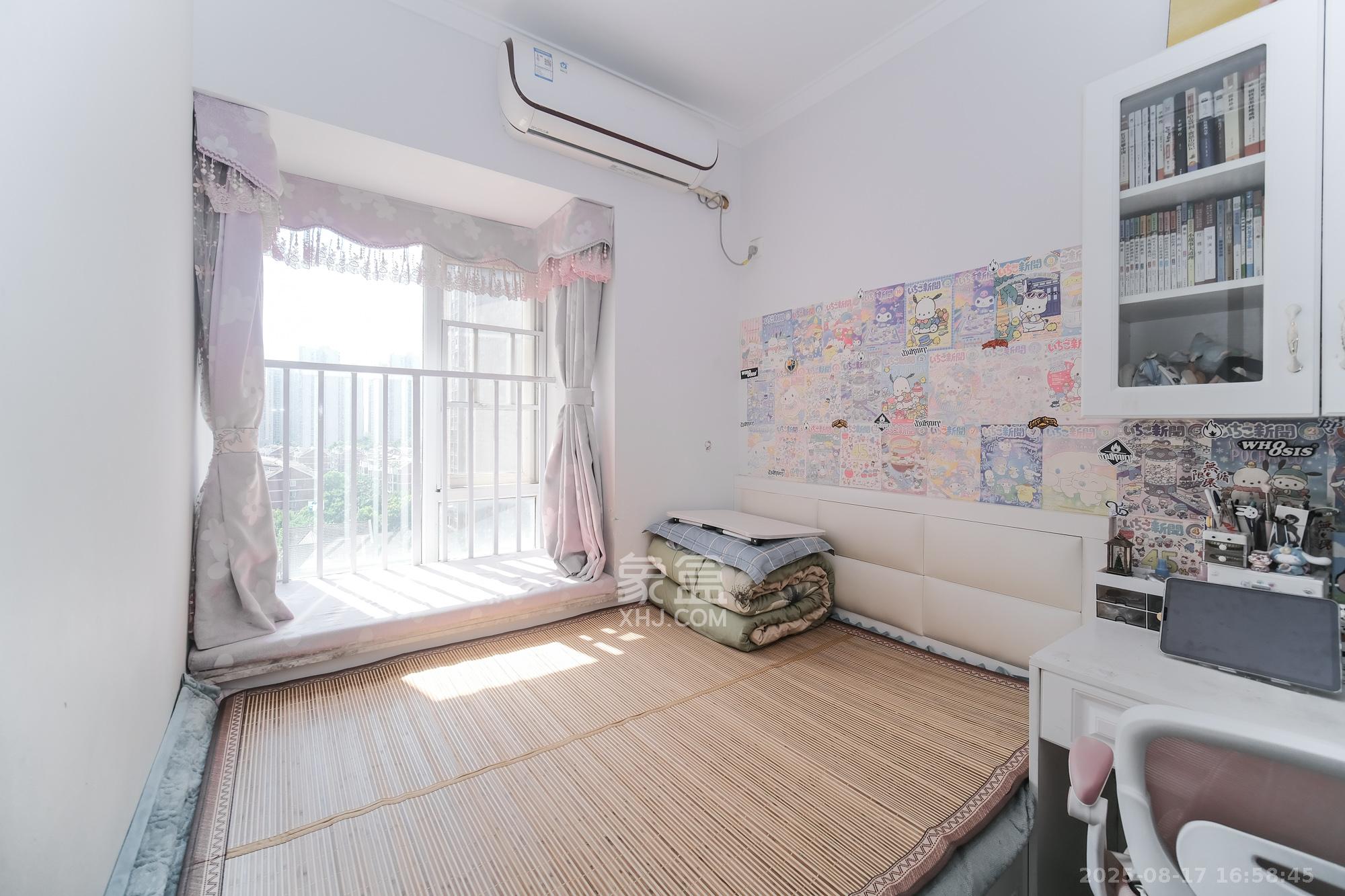 三一街区  2室2厅1卫   45.00万卧室