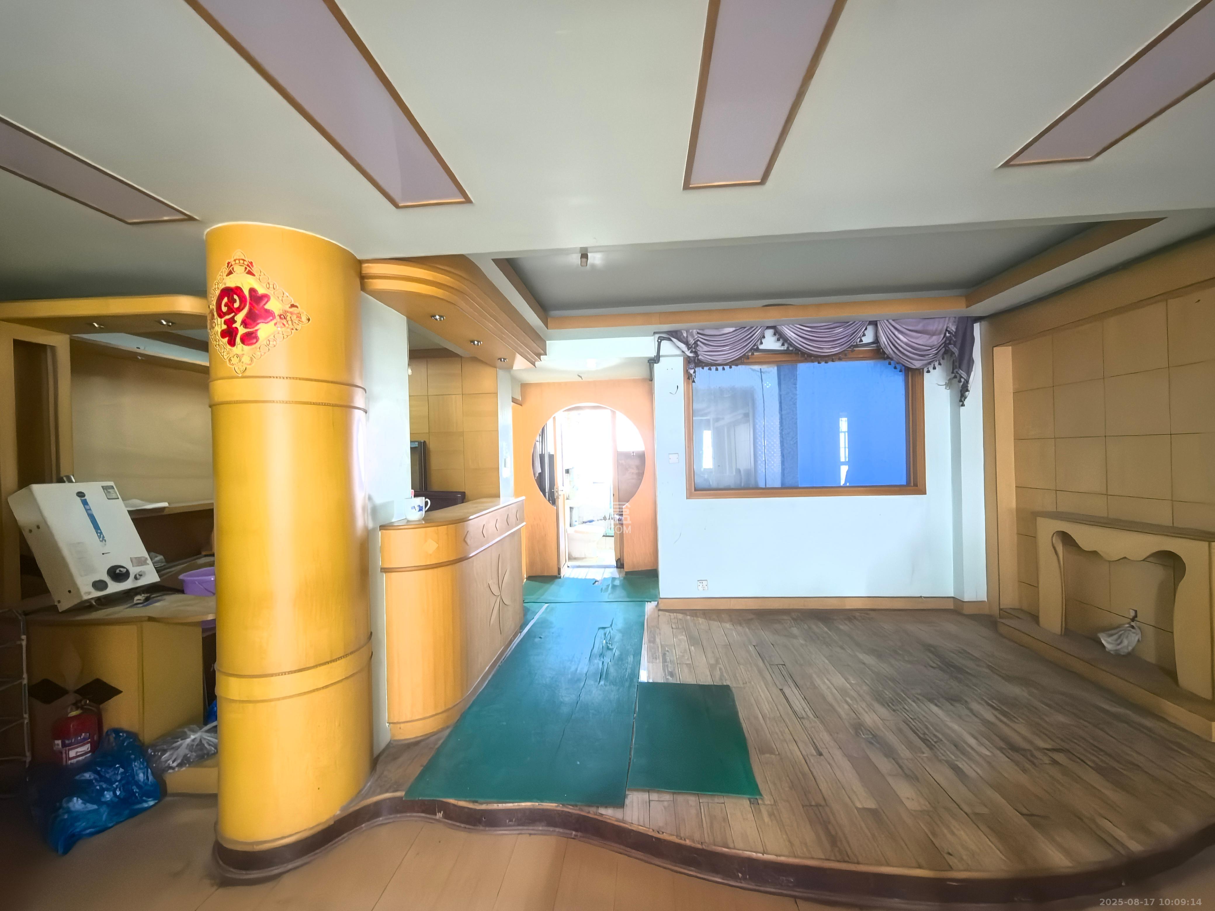 雄海花园 3室2厅2卫 2600.0元/月 雄海花园 3室2厅2卫 2600.0元/月室内图