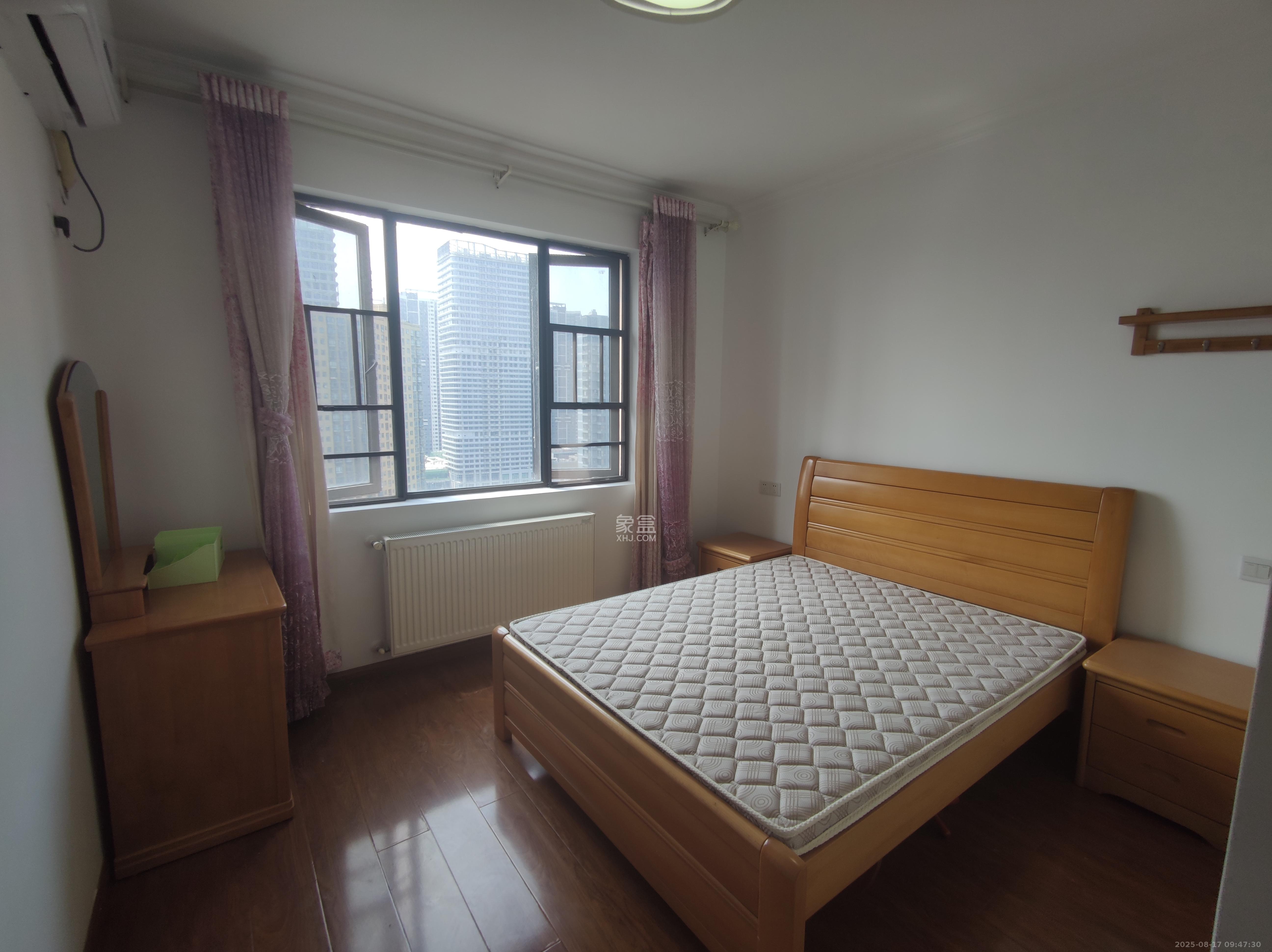 世茂外滩里(世茂铂翠湾三期) 4室2厅2卫 3800.0元/月 世茂外滩里(世茂铂翠湾三期) 4室2厅2卫 3800.0元/月室内图