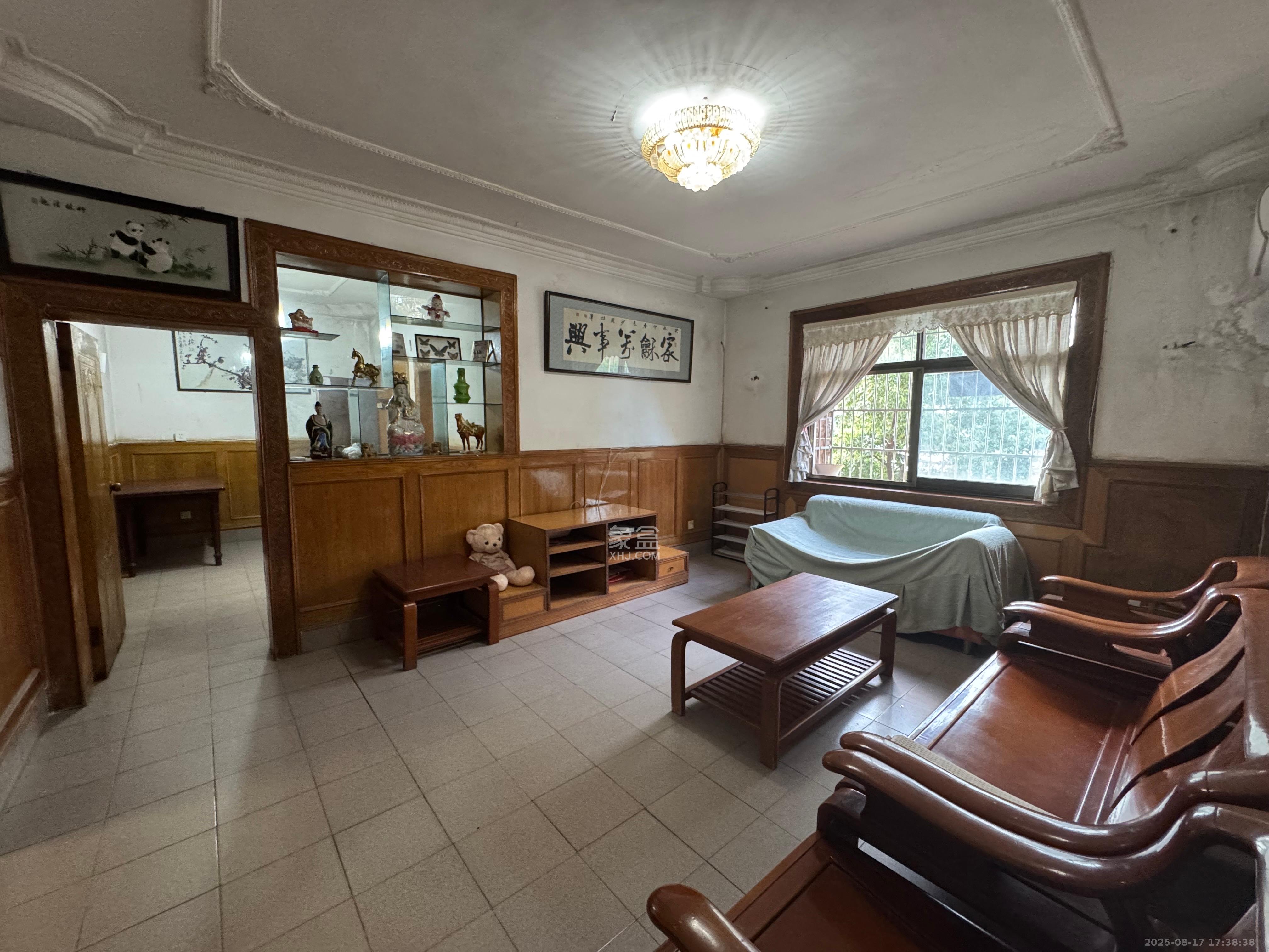 东风路汽车城宿舍  3室2厅1卫    2000.0元/月 东风路汽车城宿舍  3室2厅1卫    2000.0元/月室内图