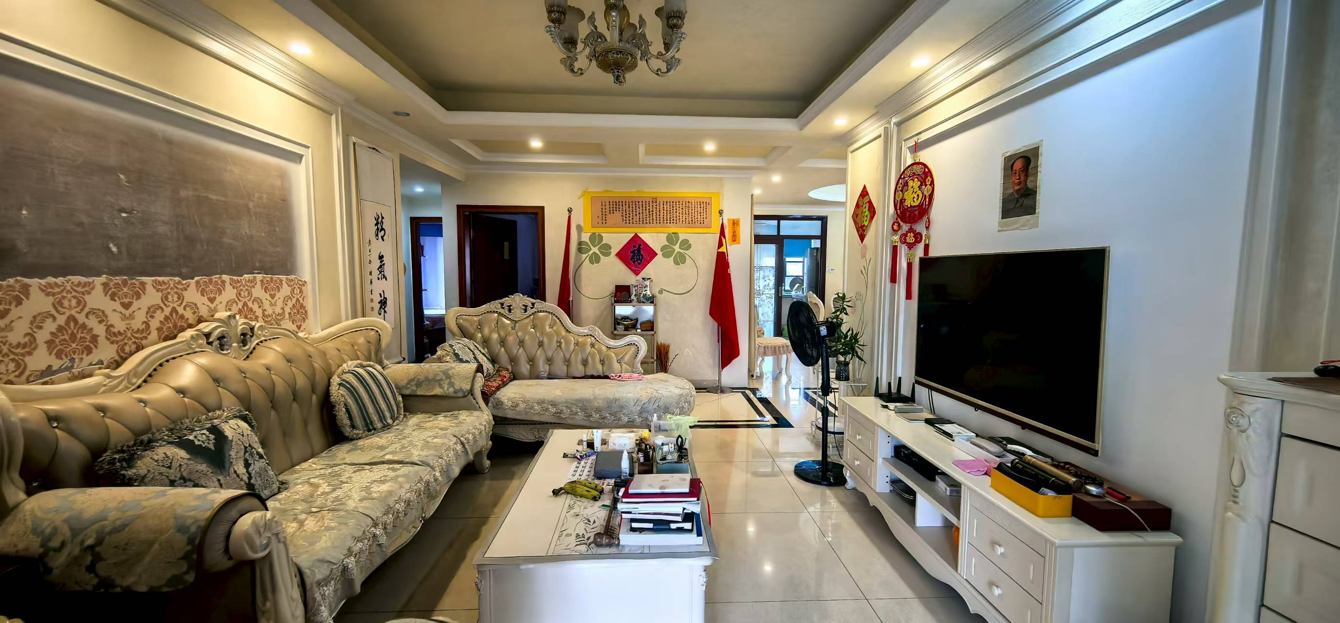 滨江帝景二期(三期) 3室2厅2卫 188.0万 滨江帝景二期(三期) 3室2厅2卫 188.0万客厅