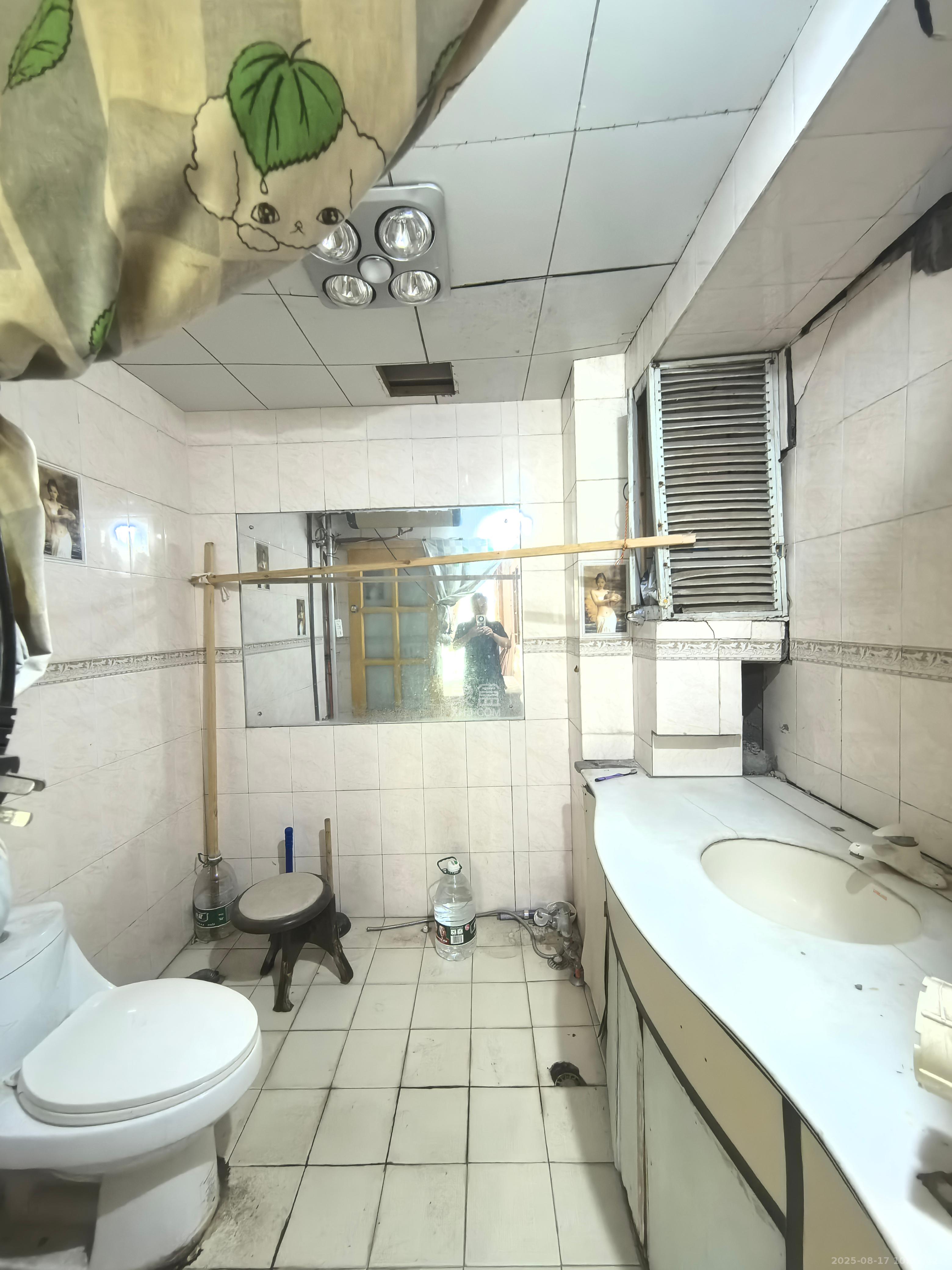 雄海花园 3室2厅2卫 2600.0元/月 雄海花园 3室2厅2卫 2600.0元/月室内图