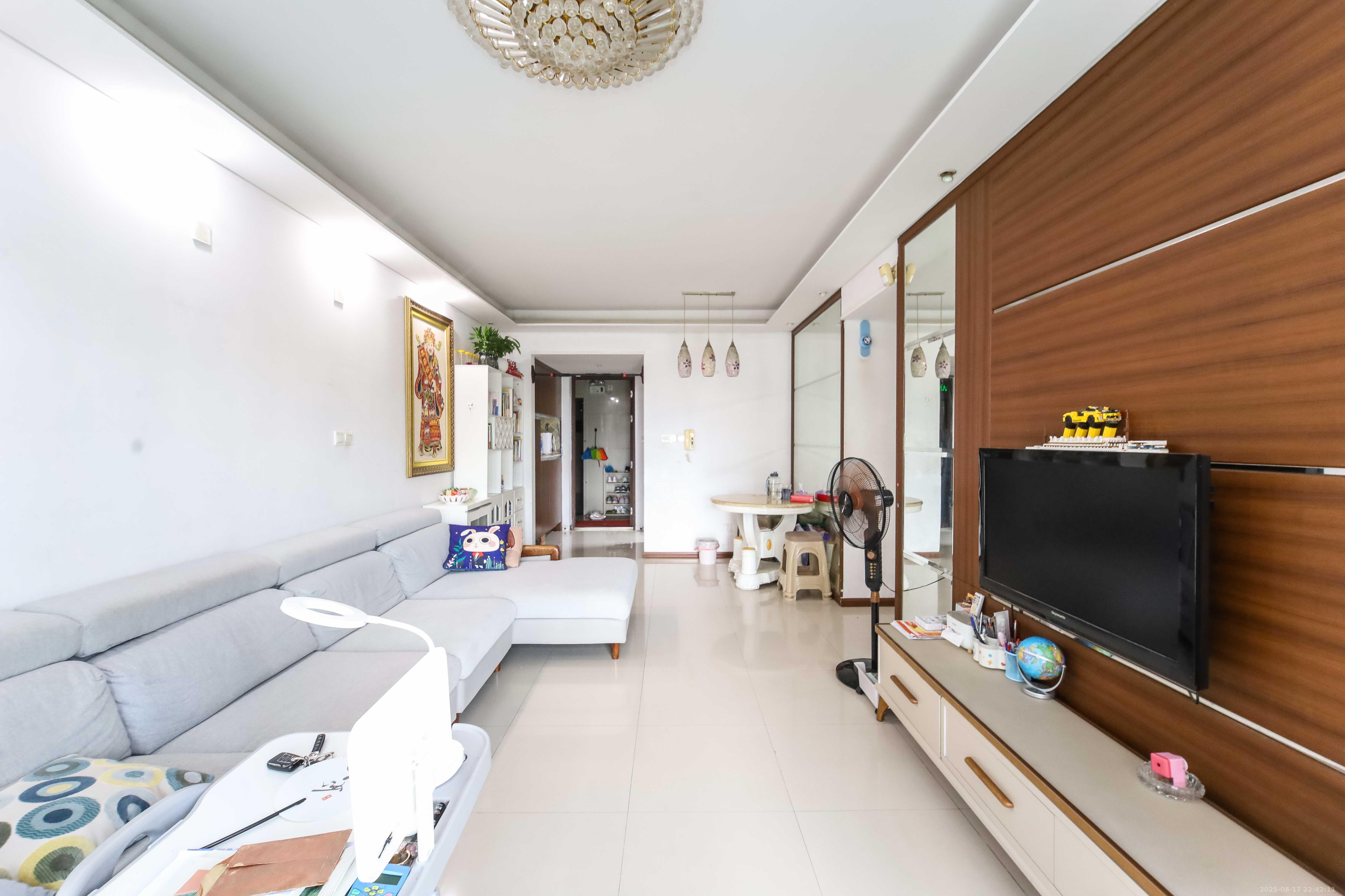 万科金域蓝湾  3室2厅1卫    85.0万 万科金域蓝湾  3室2厅1卫    85.0万客厅