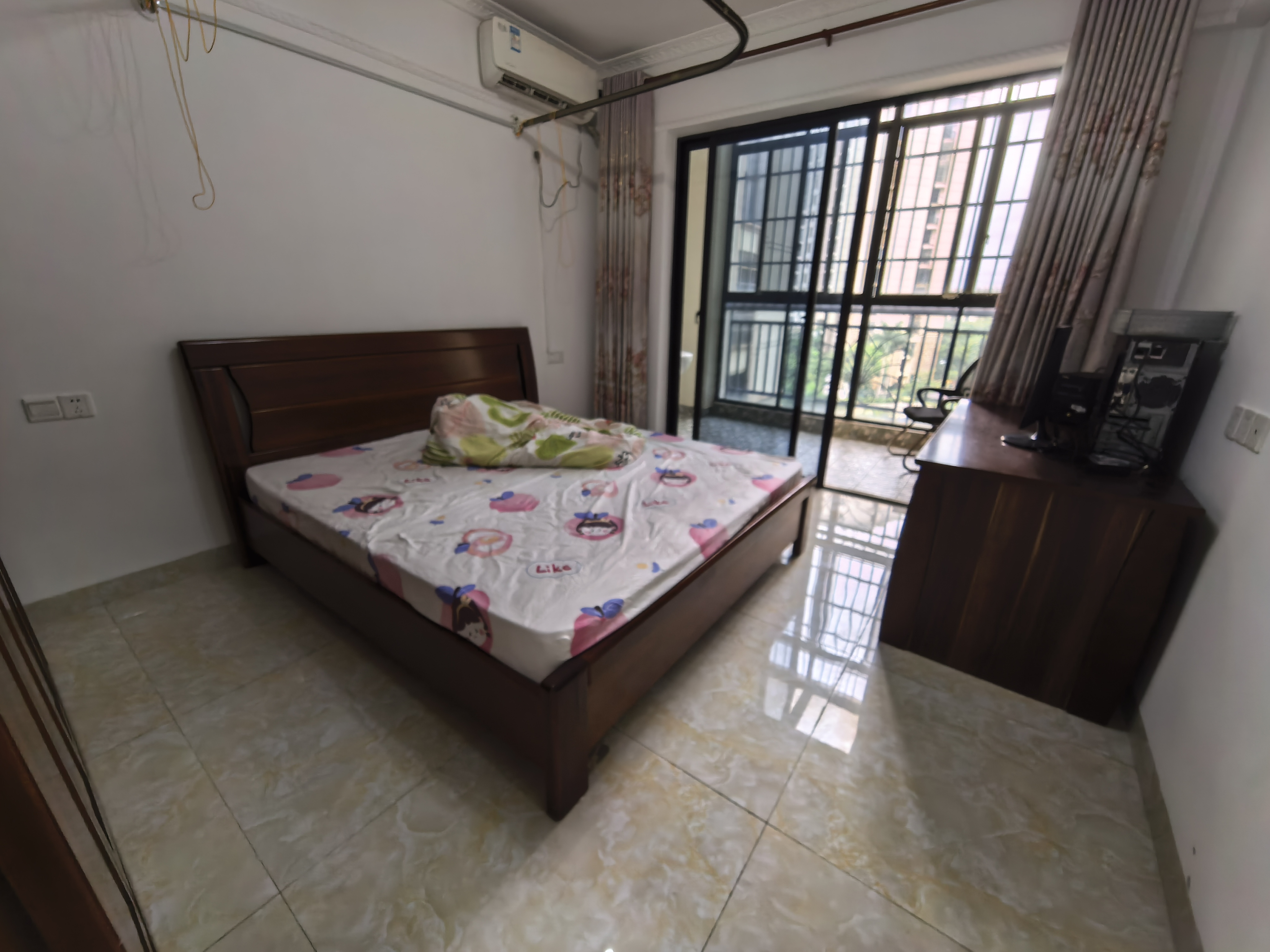 翡翠水城(住宅) 3室2厅2卫 2500.0元/月 翡翠水城(住宅) 3室2厅2卫 2500.0元/月室内图