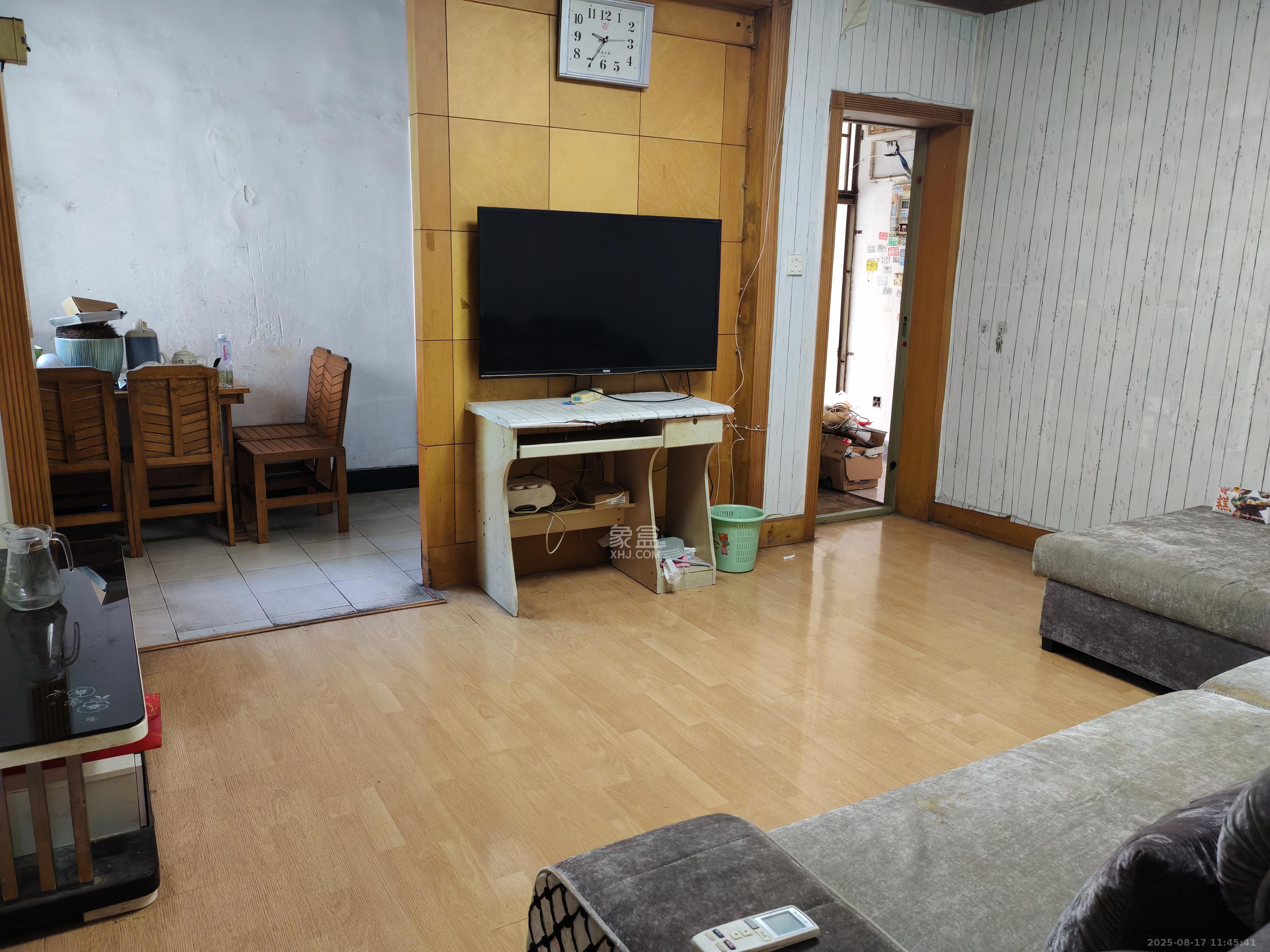 省进出口公司宿舍  3室2厅1卫   1400.00元/月