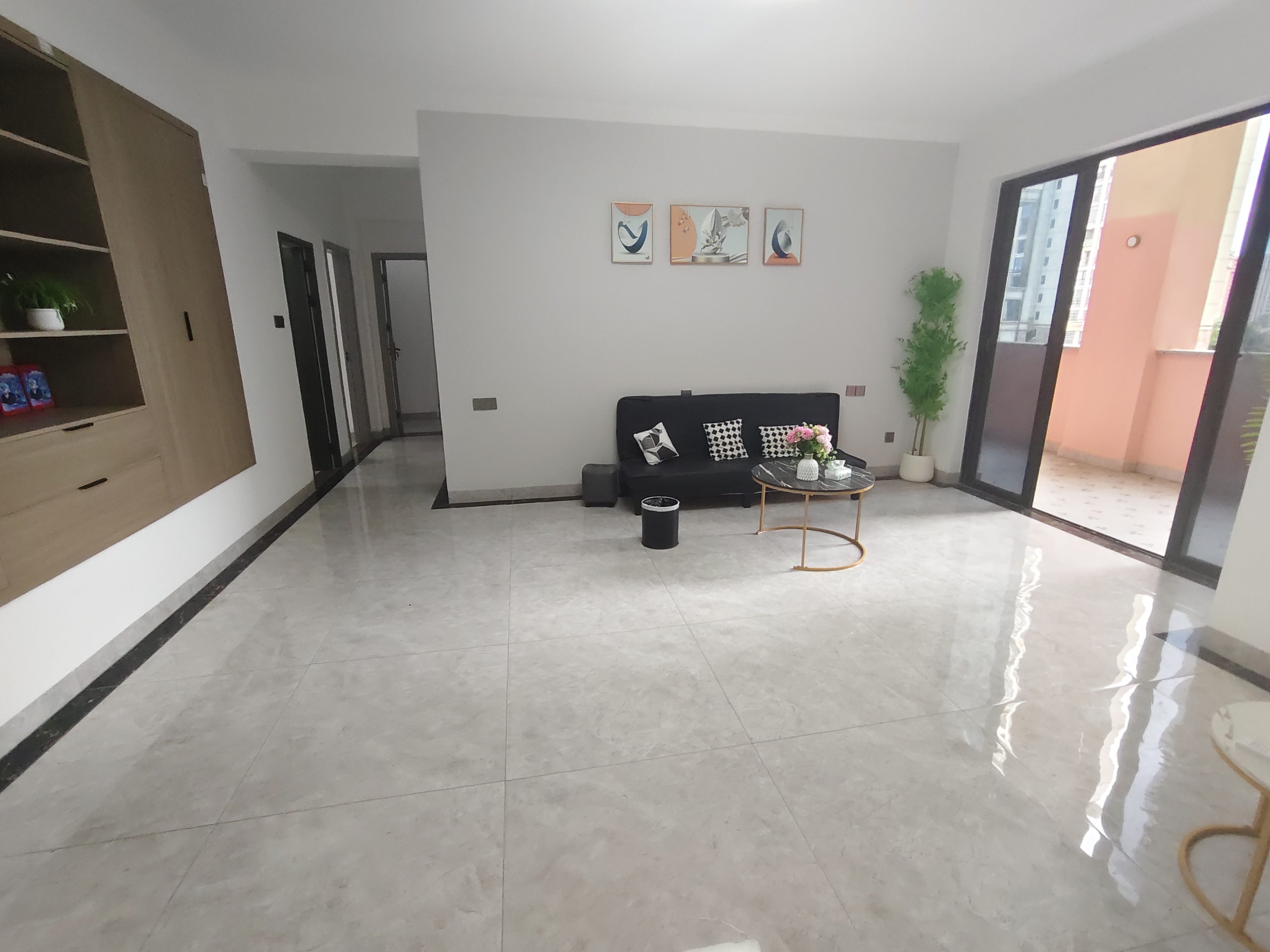 翡翠水城(住宅)  3室2厅2卫    2500.0元/月 翡翠水城(住宅)  3室2厅2卫    2500.0元/月