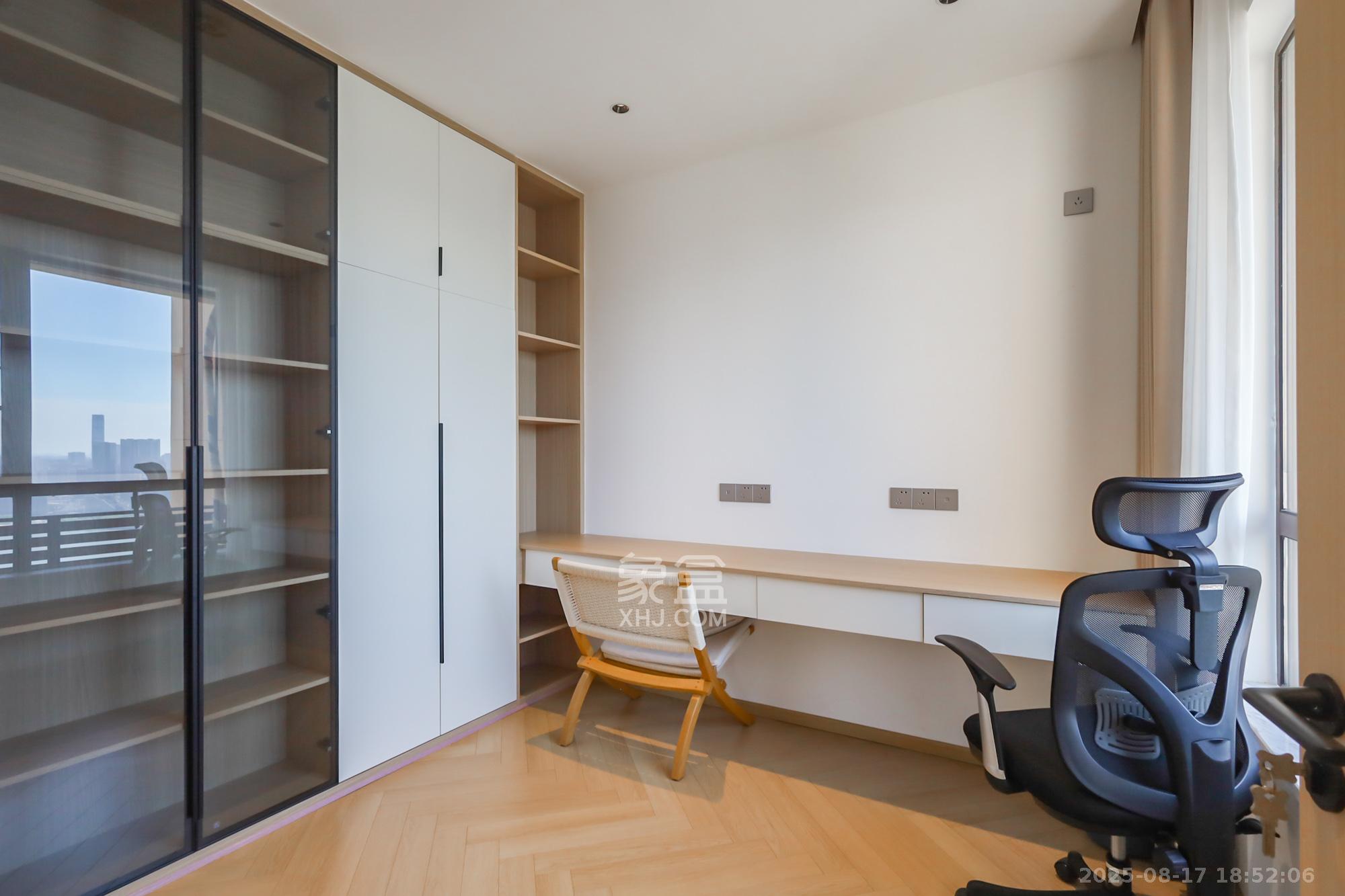 世茂外滩里(世茂铂翠湾三期)  4室2厅3卫    499.0万 世茂外滩里(世茂铂翠湾三期)  4室2厅3卫    499.0万卧室