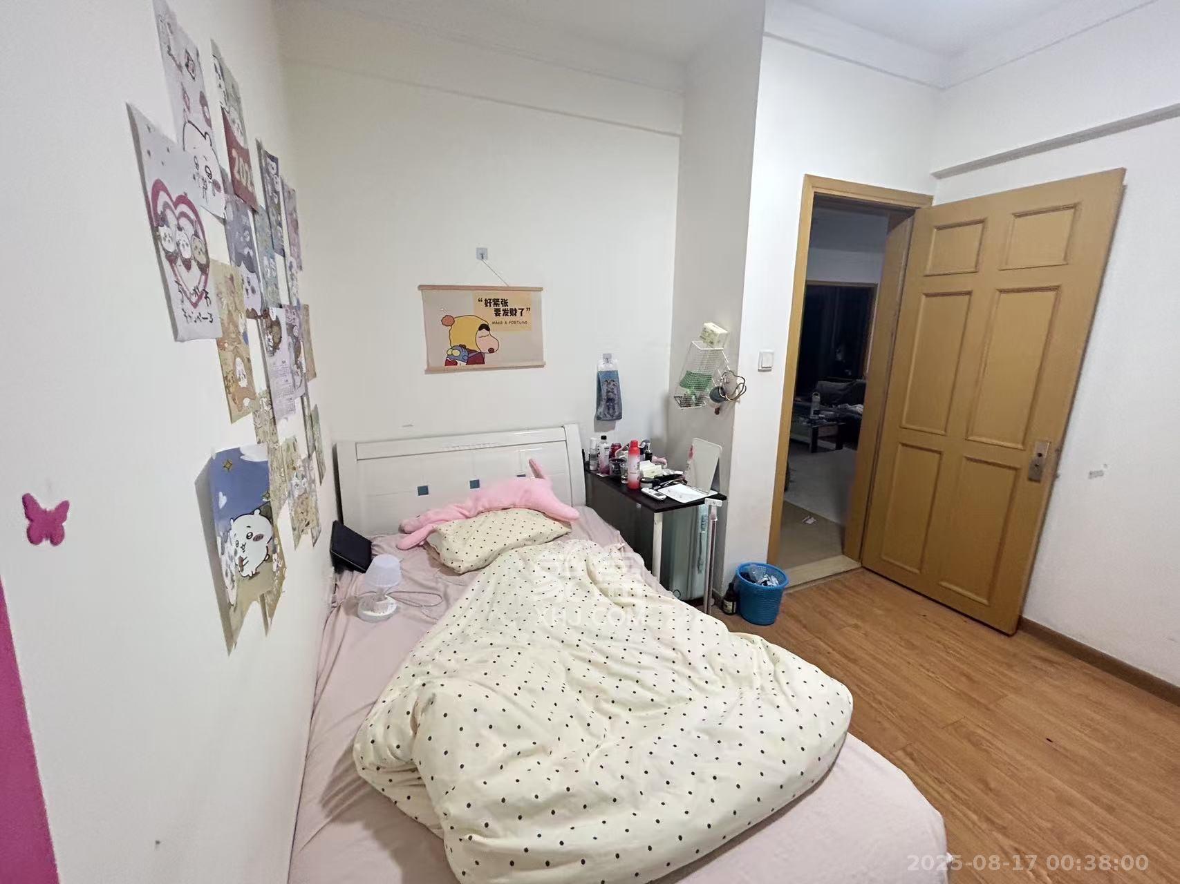 珠江花城三期锦鲤  3室2厅1卫    2000.0元/月 珠江花城三期锦鲤  3室2厅1卫    2000.0元/月室内图