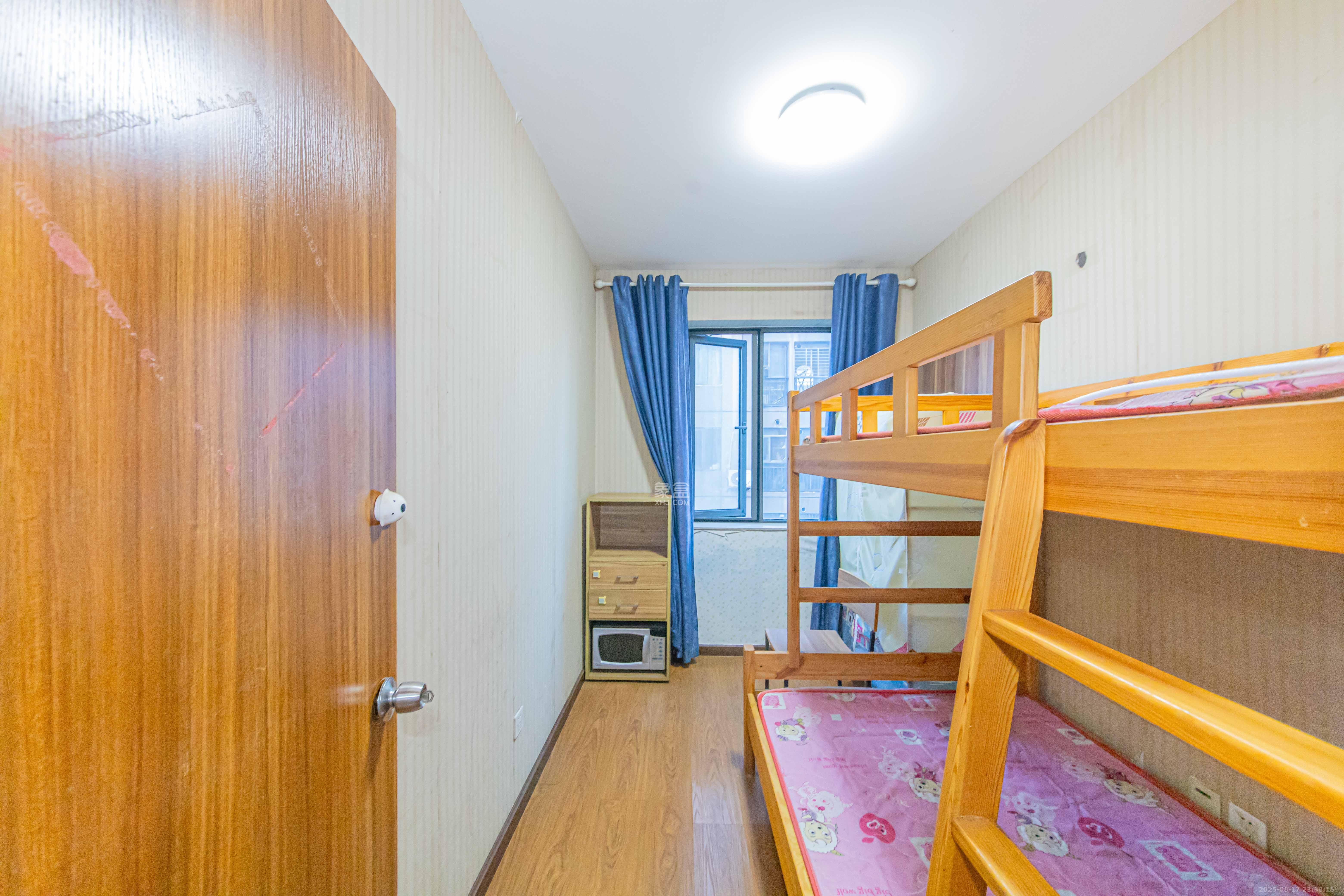 花漾年华（桂花园）  2室2厅1卫   62.00万卧室