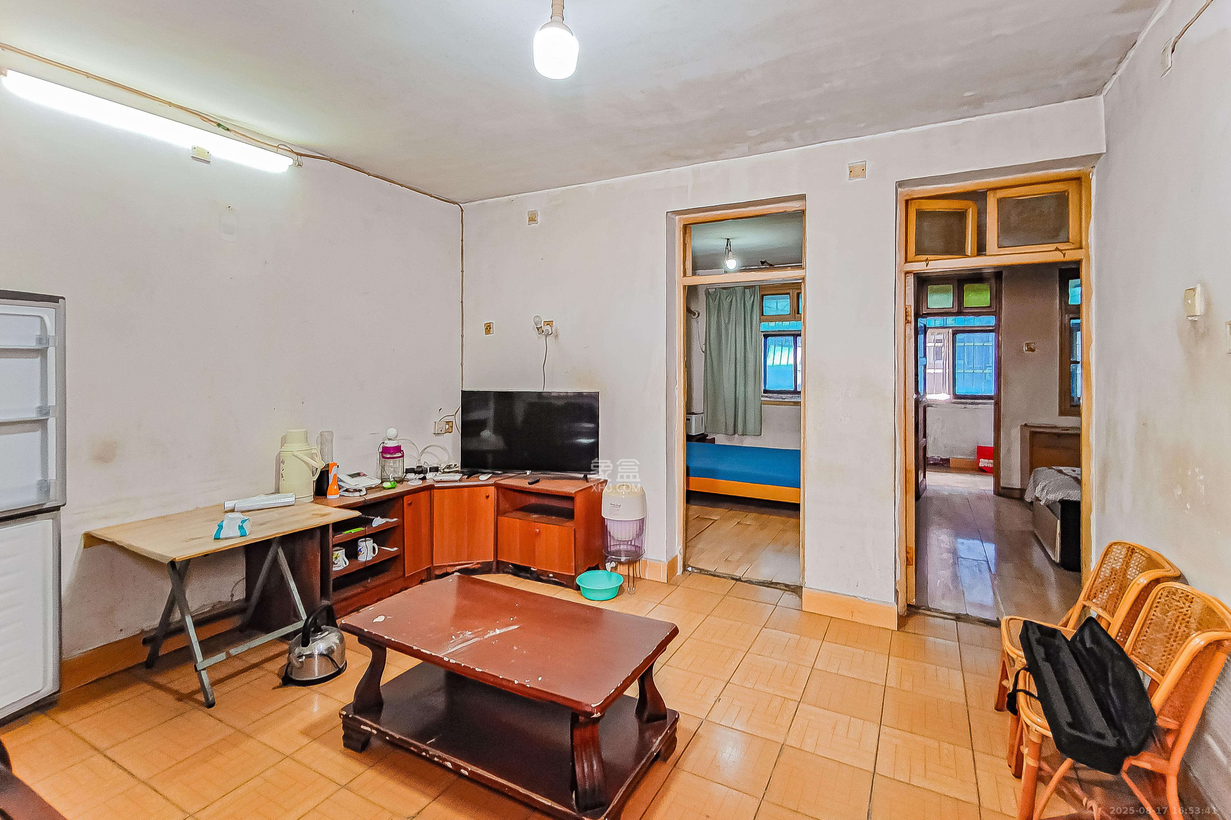 造化塘  2室2厅1卫    42.0万 造化塘  2室2厅1卫    42.0万客厅