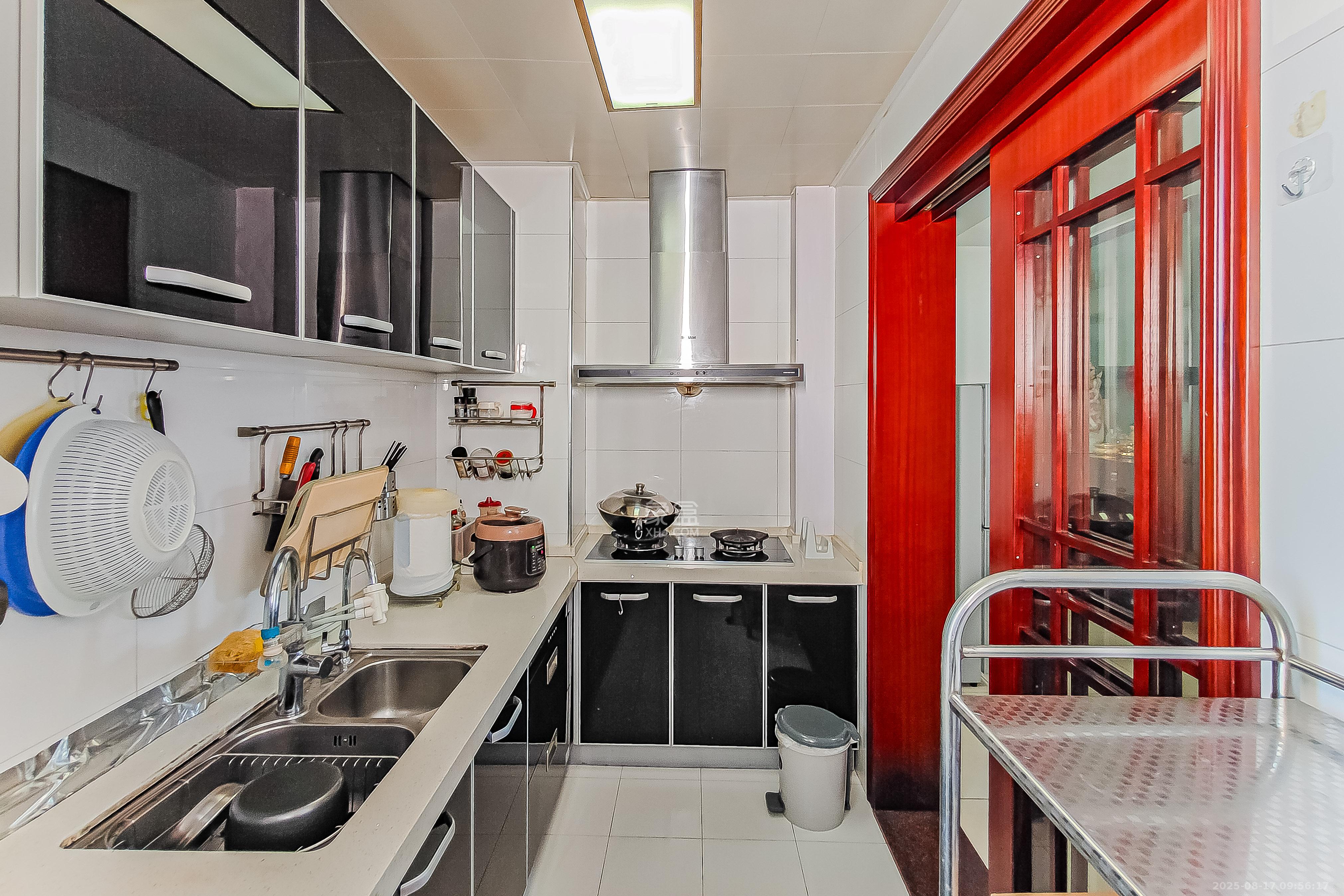 书院观邸  3室2厅2卫    170.0万 书院观邸  3室2厅2卫    170.0万厨房