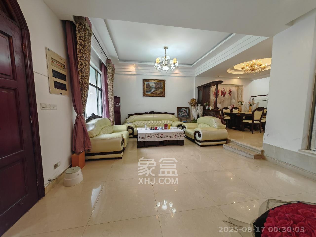 碧桂园威尼斯城  6室2厅4卫    7500.0元/月 碧桂园威尼斯城  6室2厅4卫    7500.0元/月